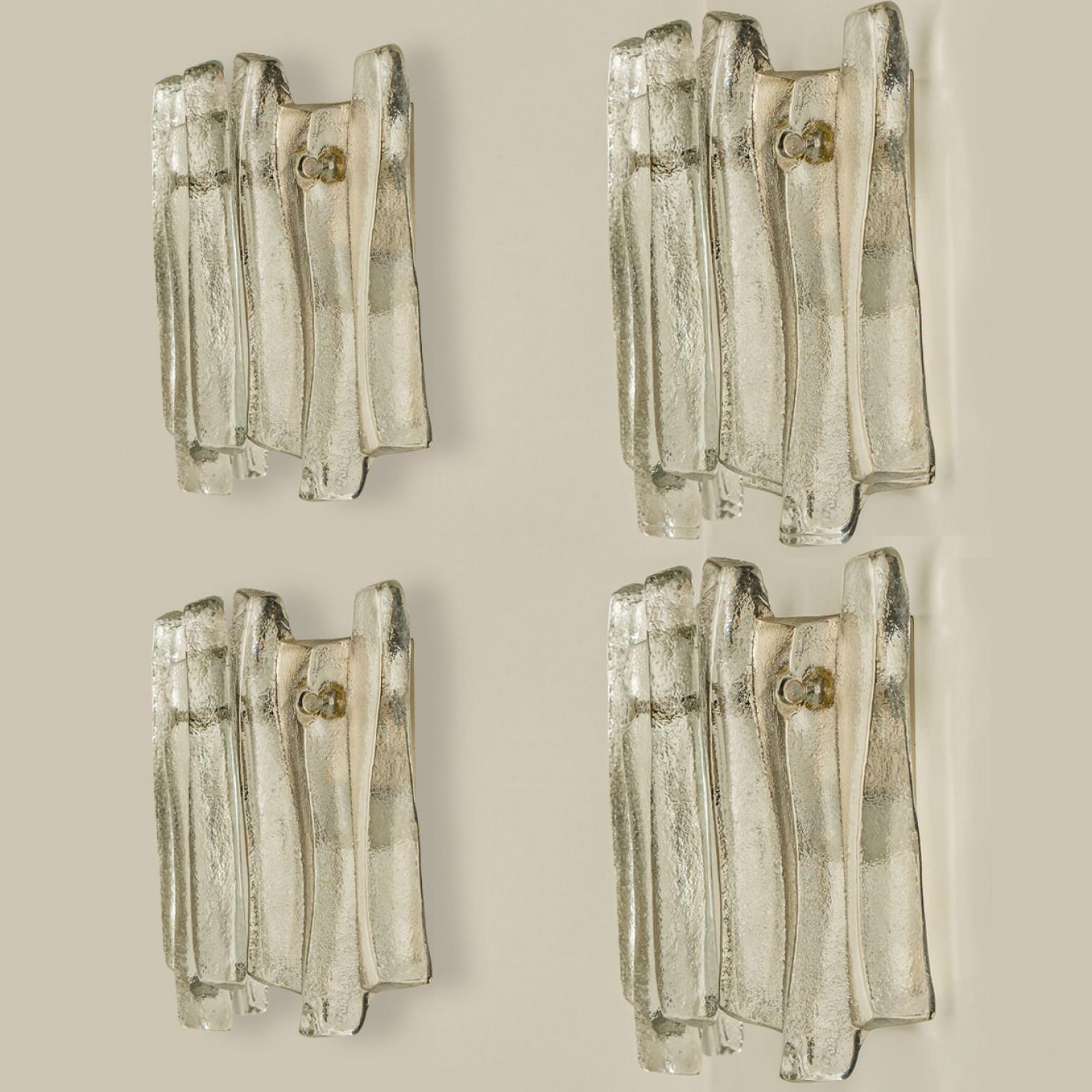 Varios apliques de cristal helado texturado y cromo Kalmar, 1970 Moderno de mediados de siglo en venta