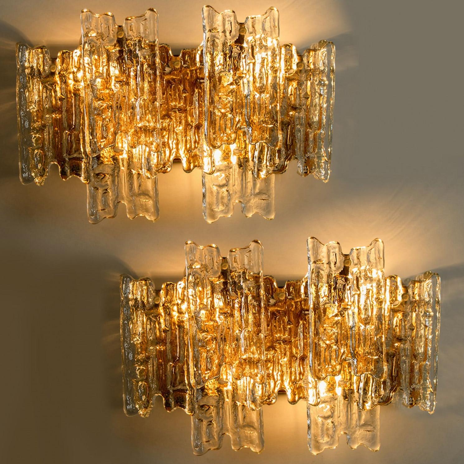 Varios apliques XL de cristal con textura de hielo de Kalmar, 1970 en venta 2