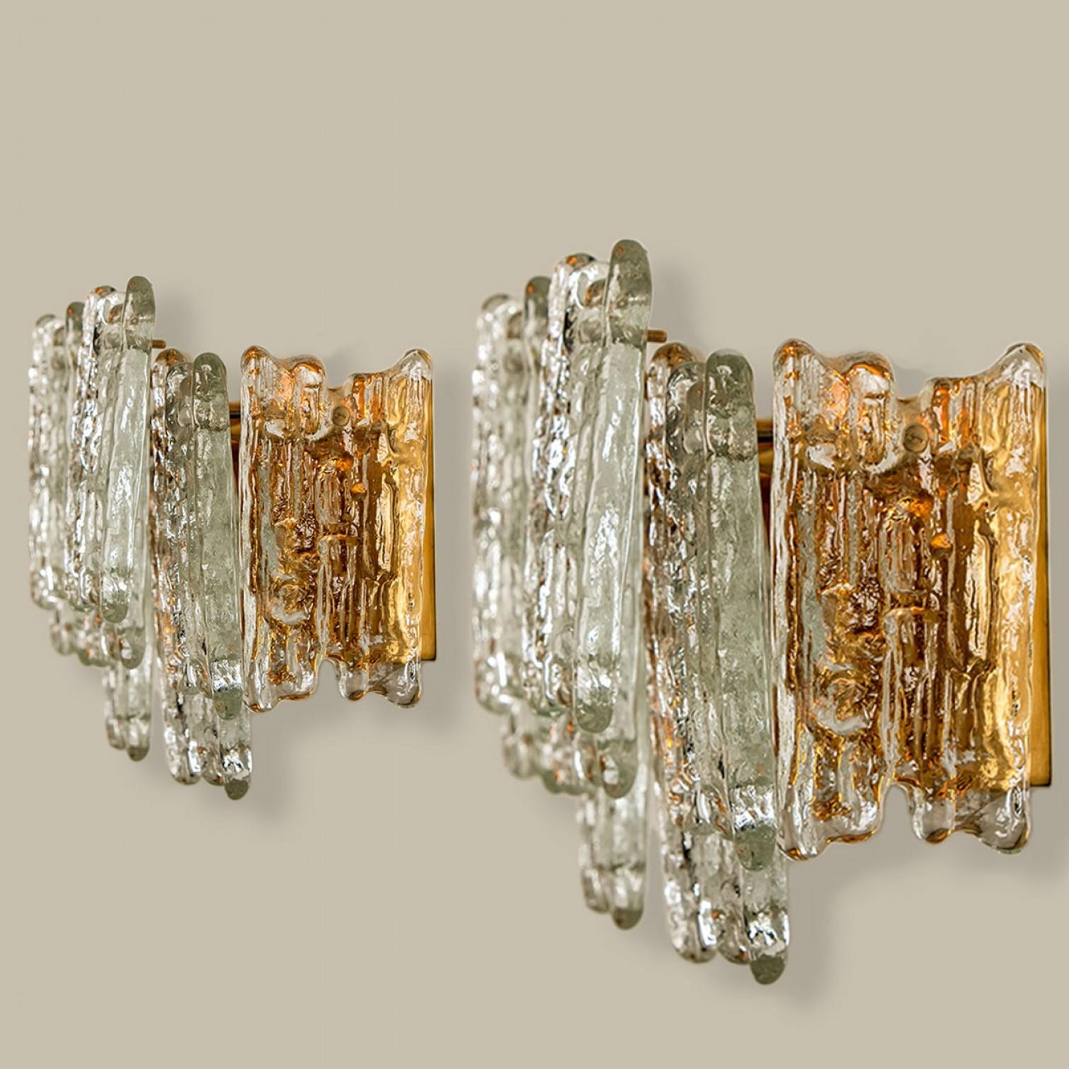 Varios apliques XL de cristal con textura de hielo de Kalmar, 1970 siglo XX en venta