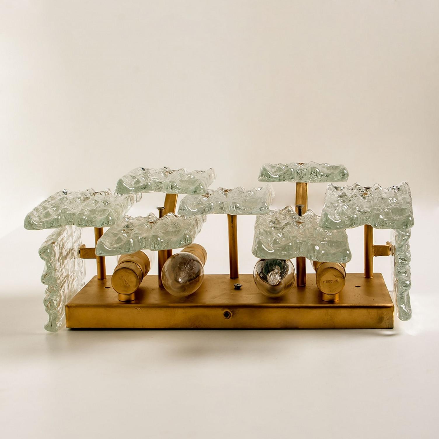 Varios apliques XL de cristal con textura de hielo de Kalmar, 1970 en venta 1