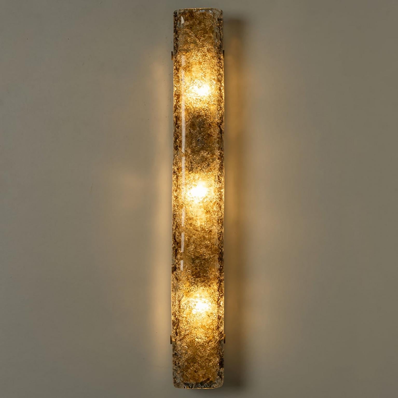 Autre Plusieurs lampes murales en verre fumé de Kaiser Leuchten, années 1970 en vente