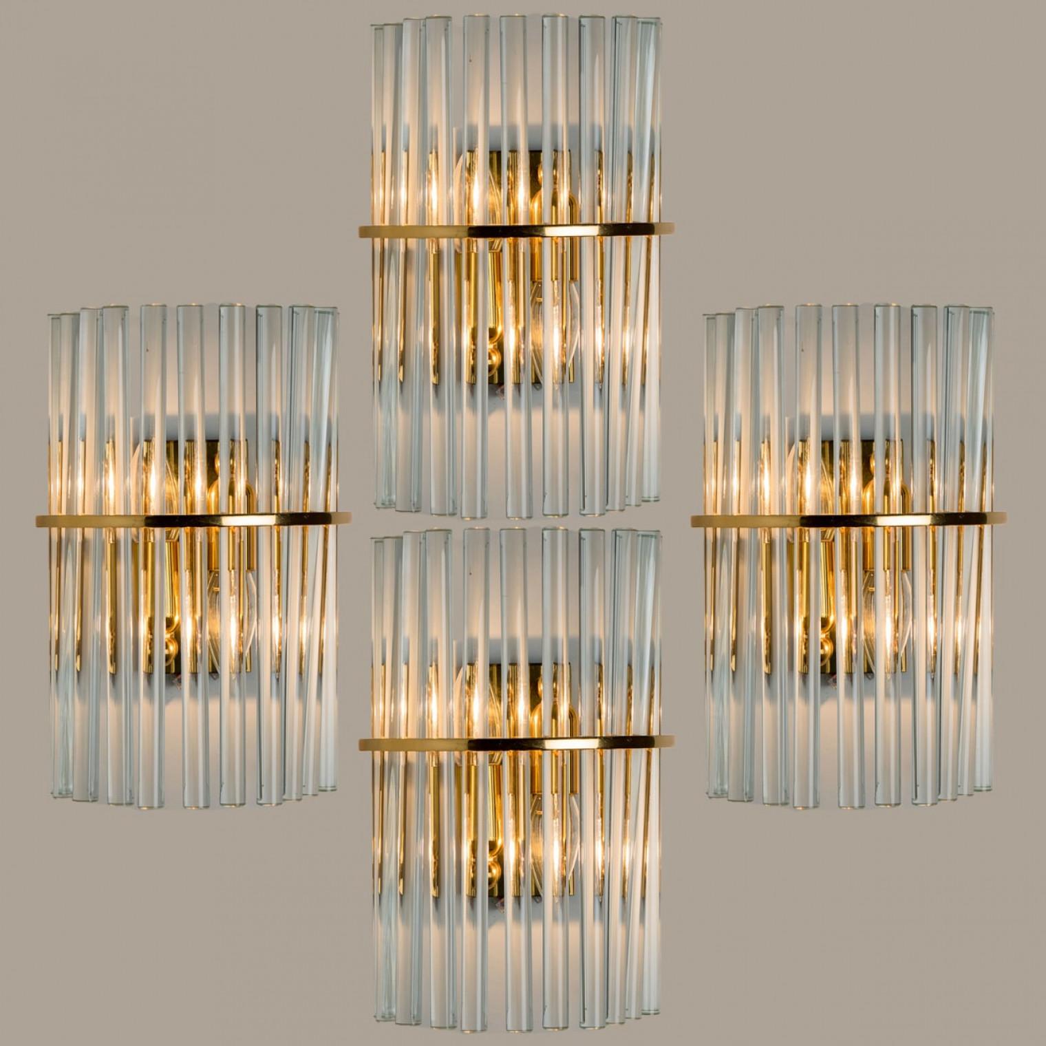 Varios candelabros de latón dorado transparente estilo Venini, 1970 Moderno de mediados de siglo en venta