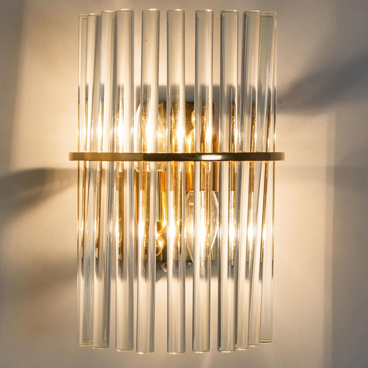 Varios candelabros de latón dorado transparente estilo Venini, 1970 siglo XX en venta