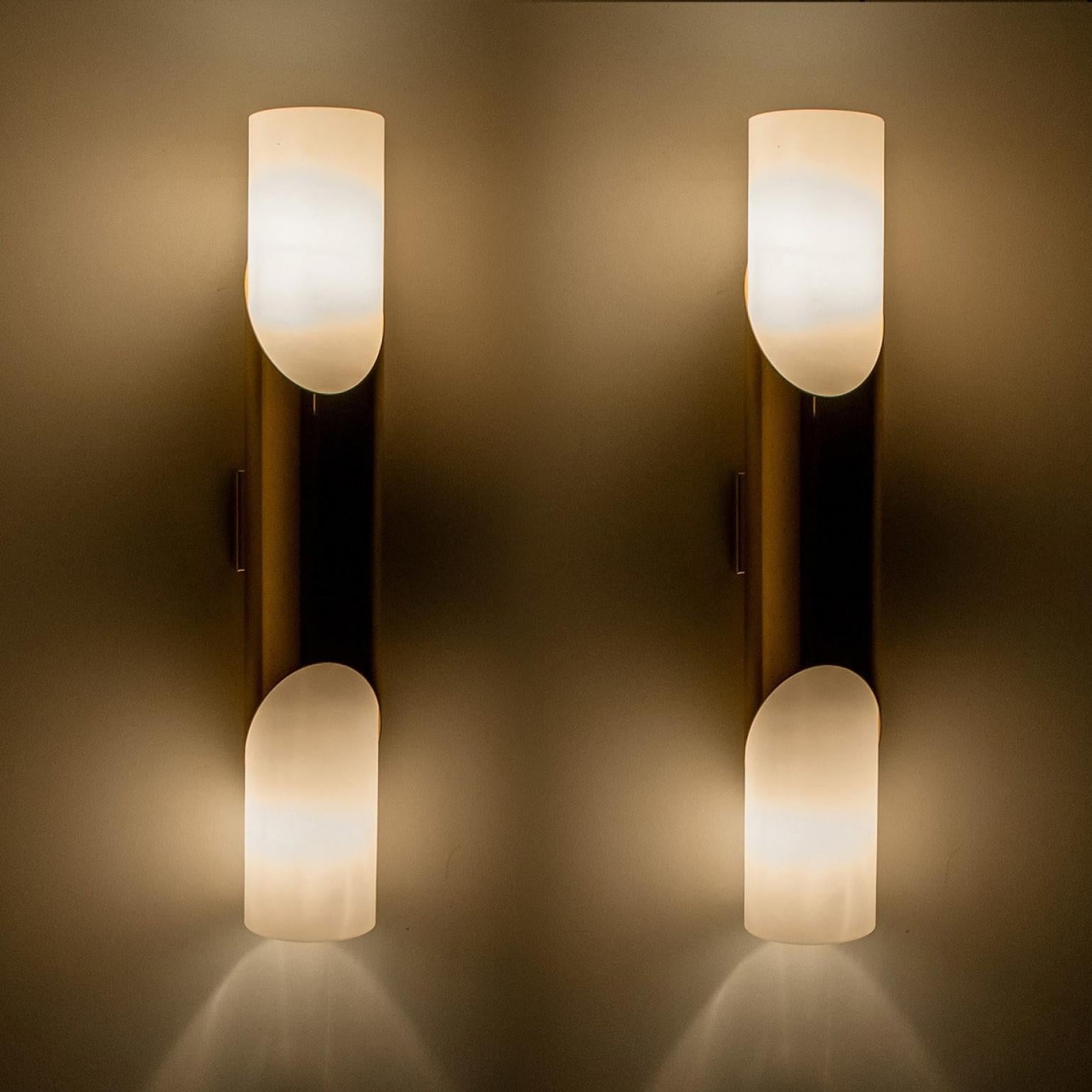 Several Wall Sconces Opaline Glass and Brass in the Style of RAAK, 1970 In condizioni buone in vendita a Rijssen, NL