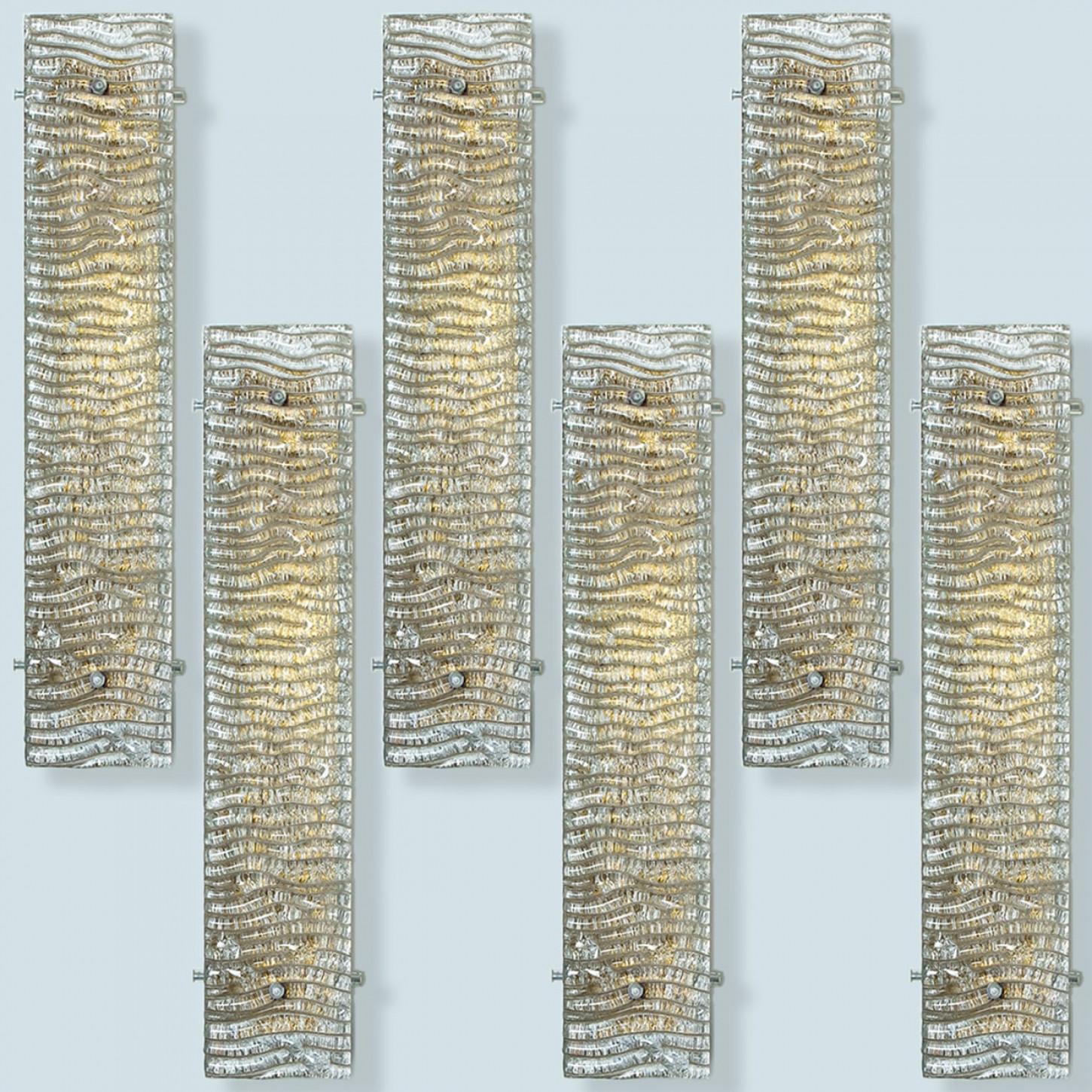 Mehrere XL strukturierte Kaiser Glas und Messing Wall Lights im Angebot 9