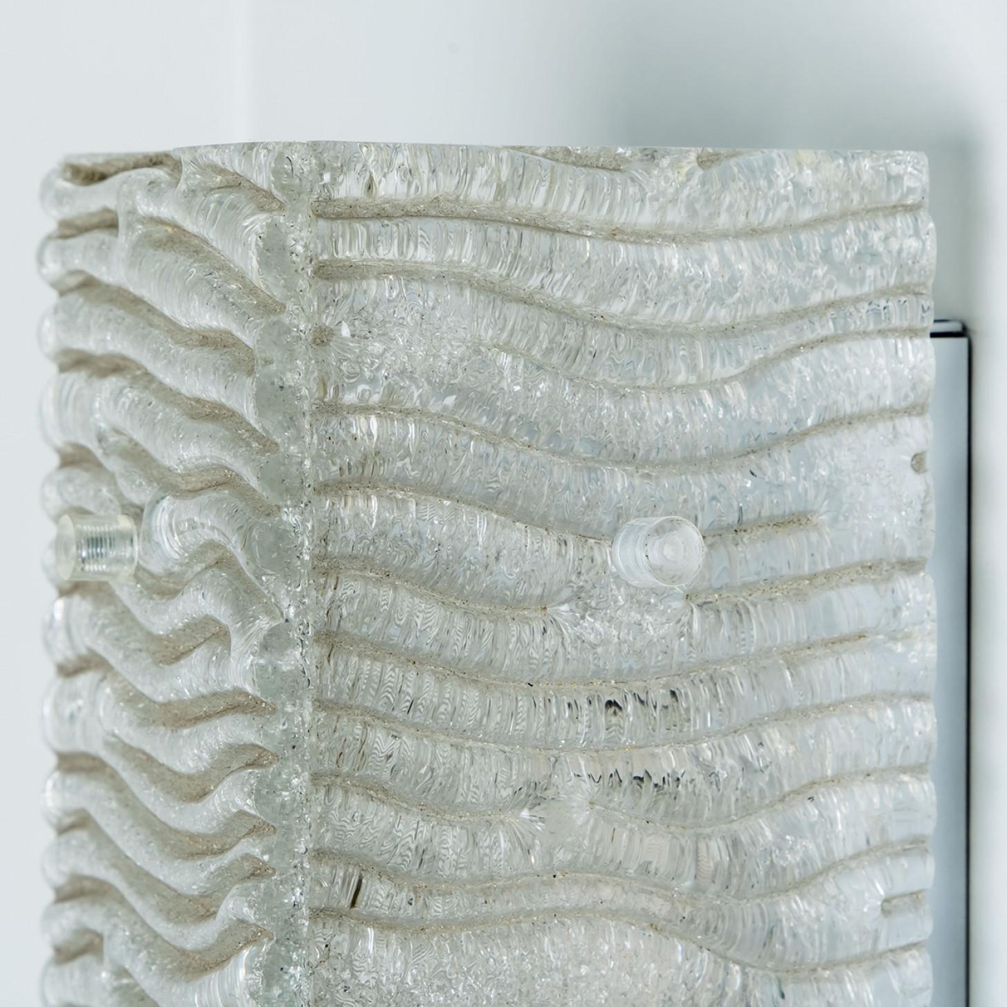 Tedesco Diverse lampade da parete XL strutturate in vetro Kaiser e metallo bianco in vendita