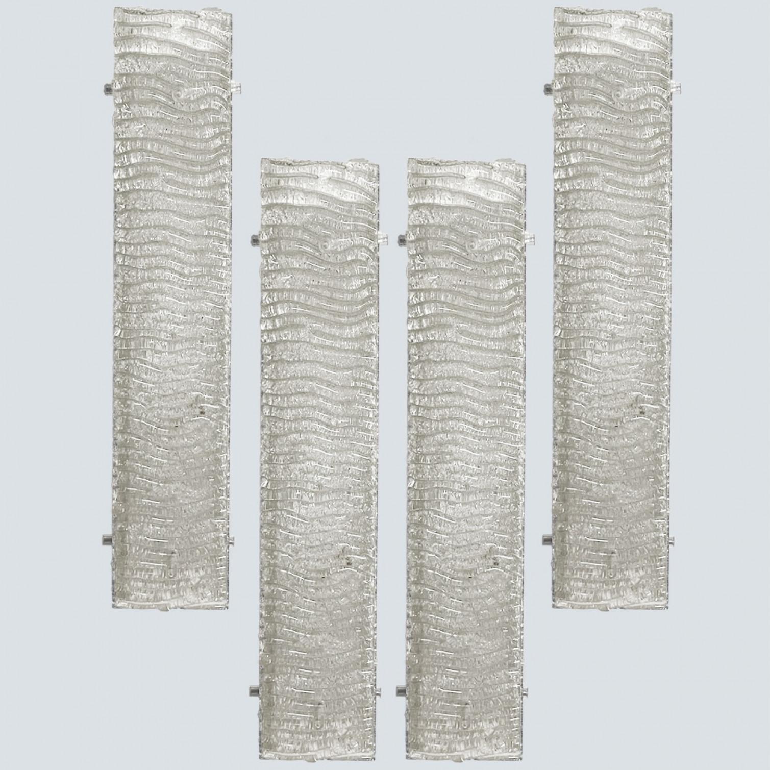 Mehrere XL-Wandleuchten aus strukturiertem Kaiser-Glas und weißem Metall (Deutsch) im Angebot