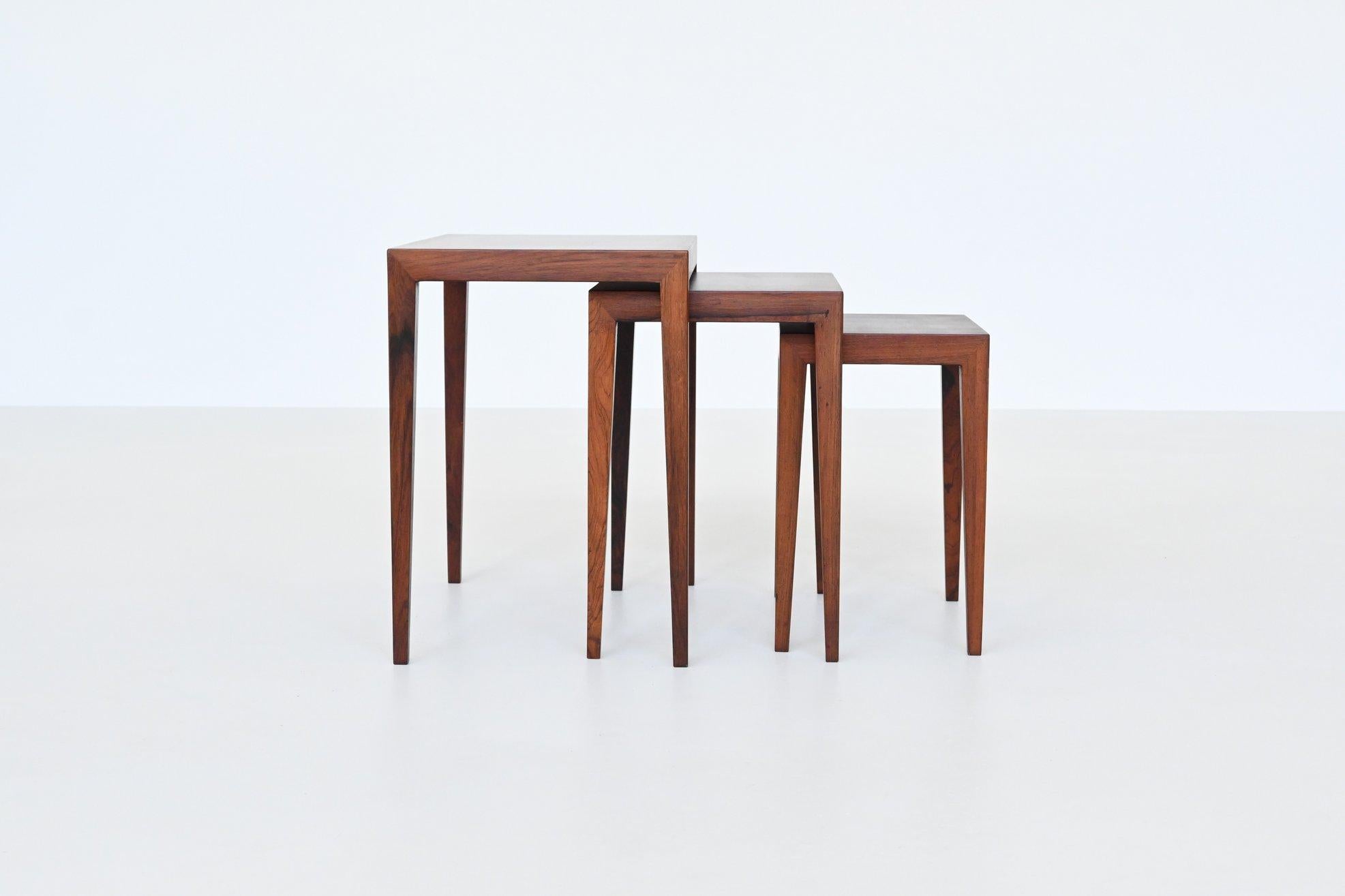 Severin Hansen #163 nesting tables in rosewood Haslev Denmark 1960 In Good Condition For Sale In Etten-Leur, NL