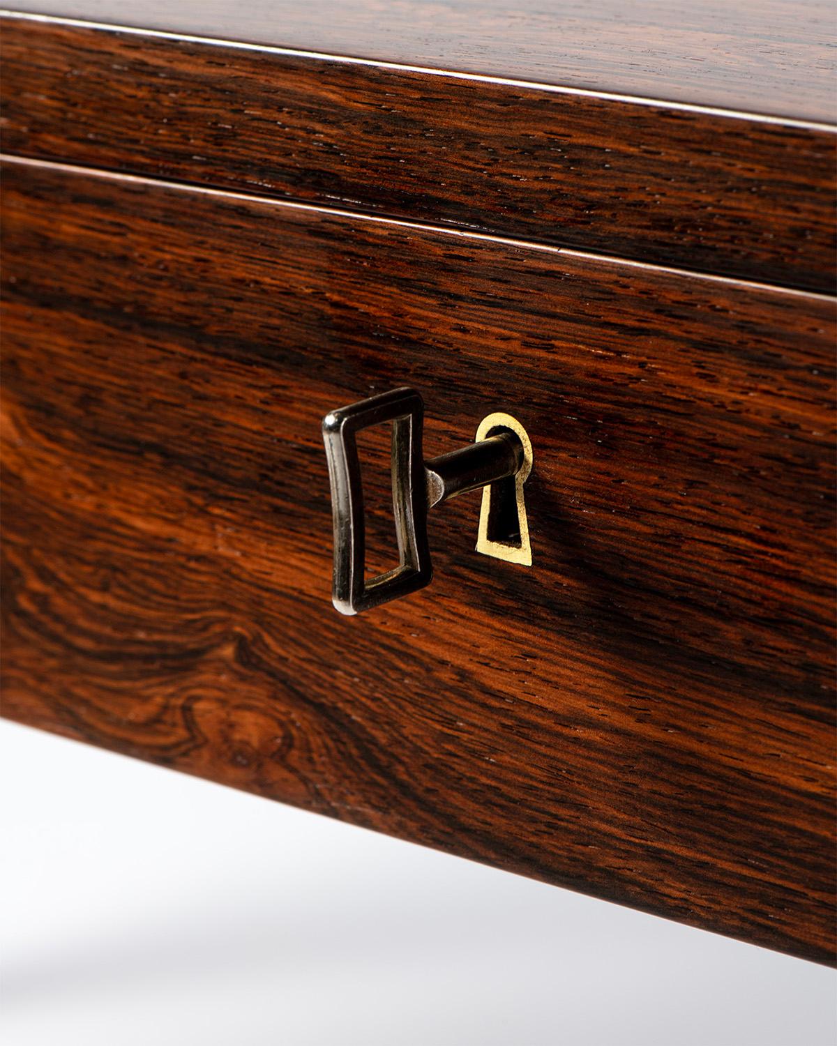 Bois de rose Bureau danois en bois de rose Severin Hansen des années 1950 en vente