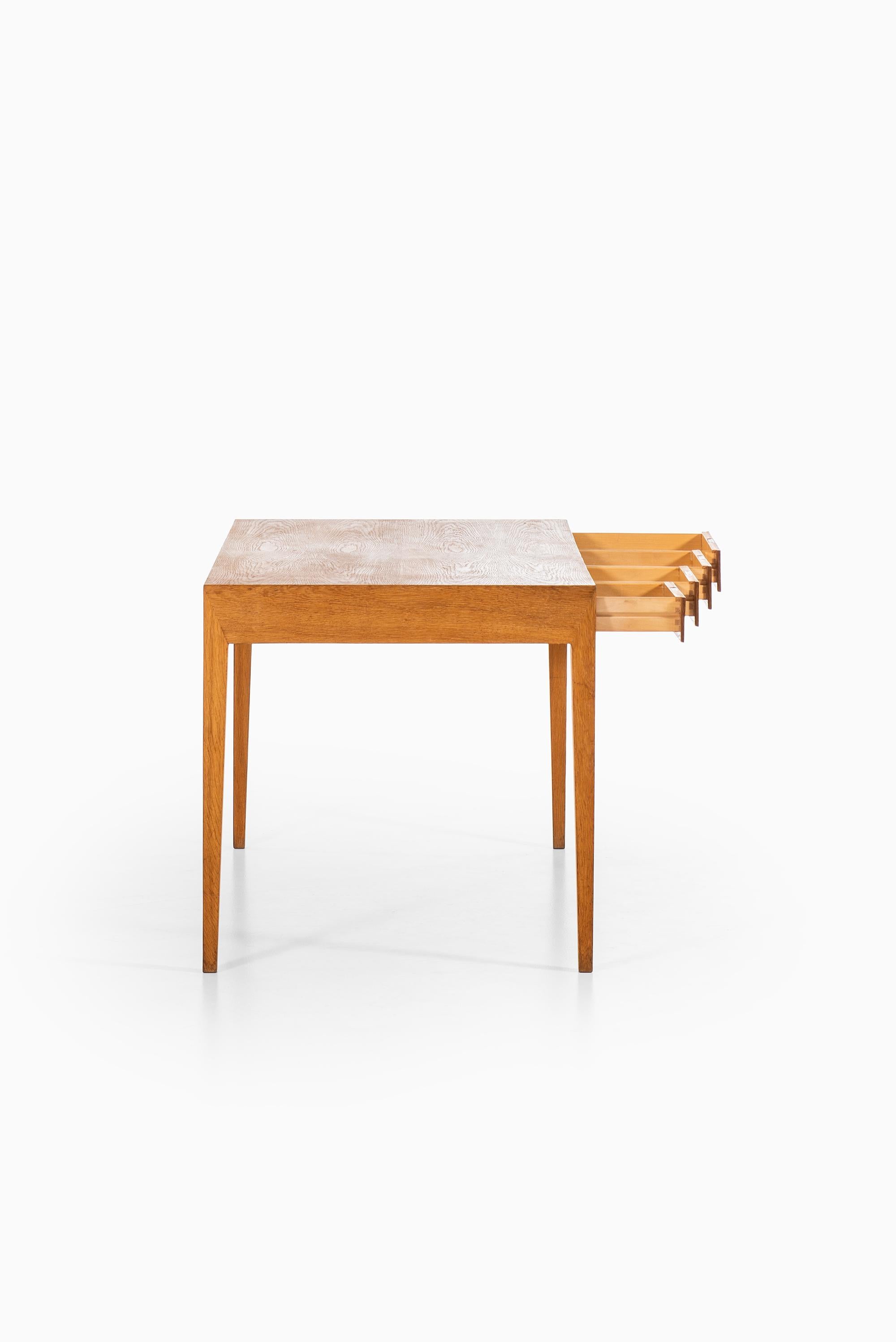 Mid-20th Century Severin Hansen Desk in Oak Produced by Haslev Møbelsnedkeri in Denmark
