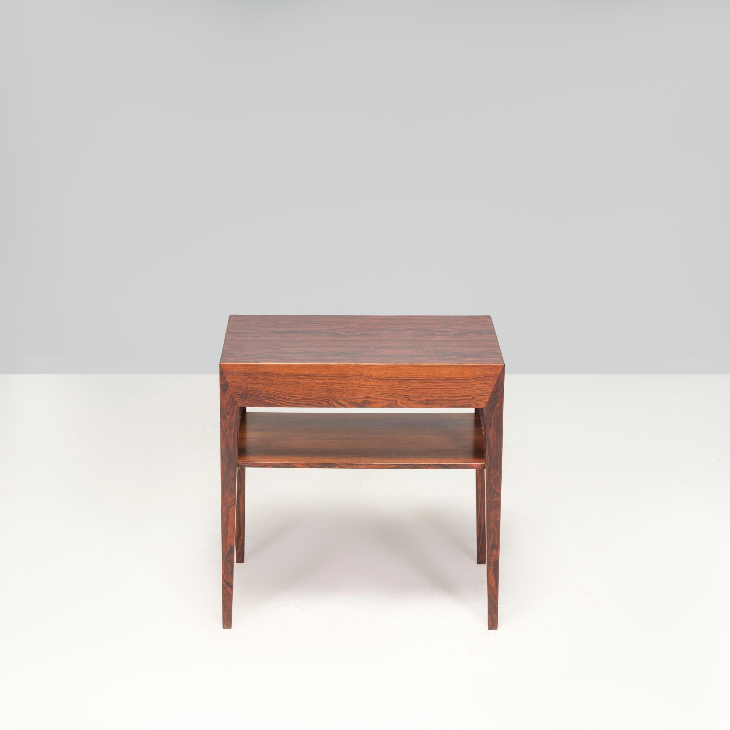 Scandinave moderne Severin Hansen For Haslev Møbelsnedkeri Table d'appoint en palissandre avec tiroir, années 1960 en vente
