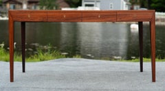 Severin Hansen per Haslevs Møbelfabrik Scrivania scandinava a 4 cassetti in palissandro 1960s