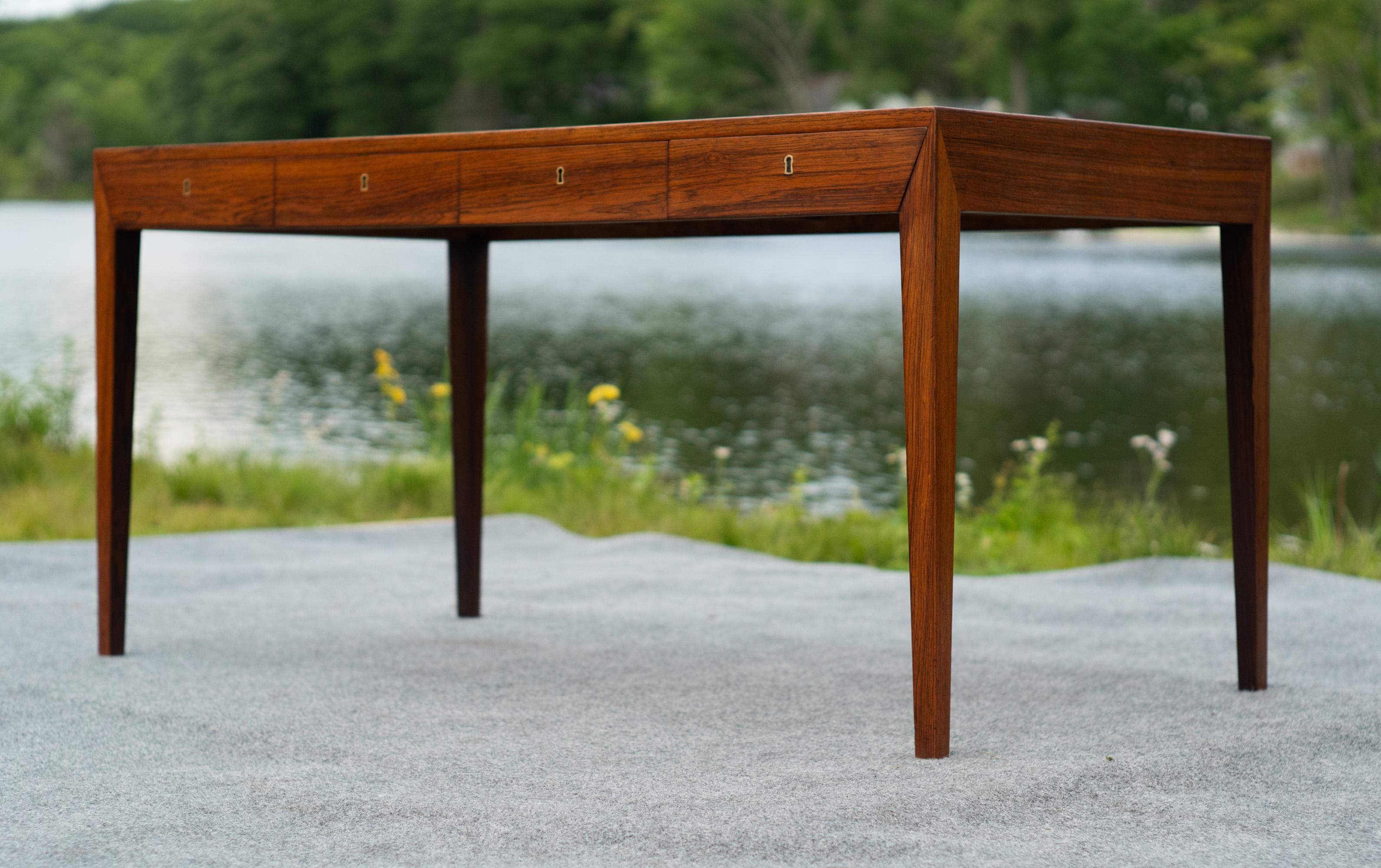 Severin Hansen für Haslevs Møbelfabrik Palisander-Schreibtisch mit 4 Schubladen, skandinavisch 1960er Jahre (Moderne der Mitte des Jahrhunderts) im Angebot