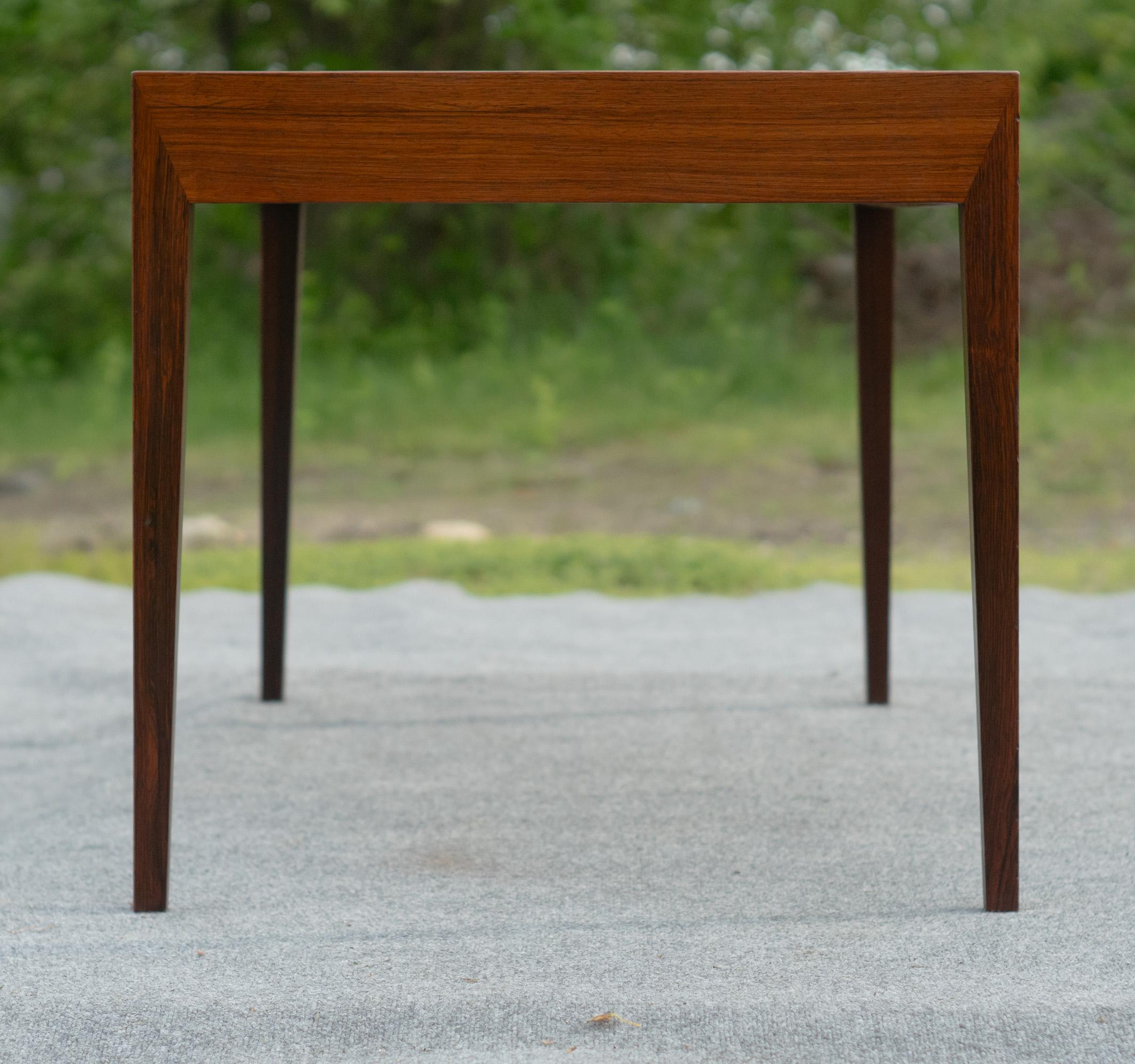Severin Hansen für Haslevs Møbelfabrik Palisander-Schreibtisch mit 4 Schubladen, skandinavisch 1960er Jahre im Zustand „Gut“ im Angebot in Philadelphia, PA