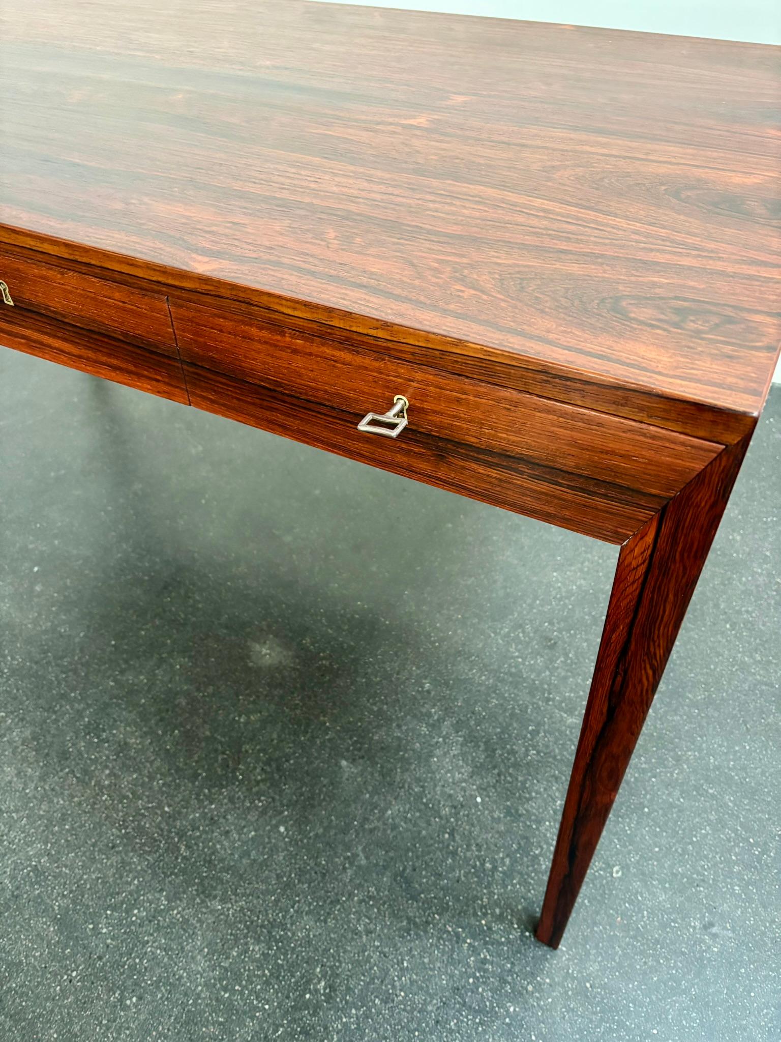 Metà XX secolo Scrivania indipendente di Severin Hansen in palissandro per Haslev, anni '60 in vendita
