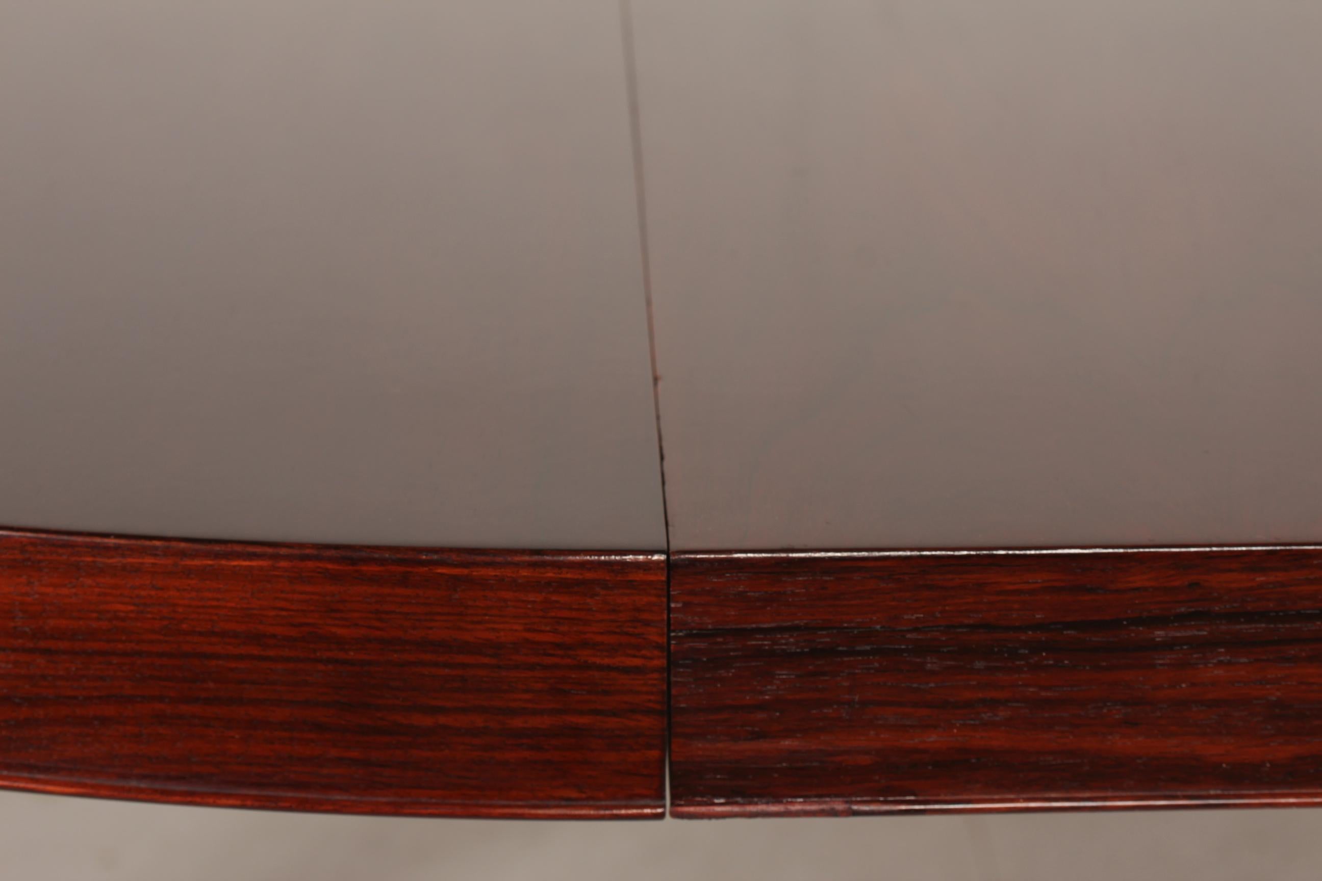 Severin Hansen Jr. Round Extendable Rosewood Dining Table by Haslev Møbler 1960 In Good Condition In Aarhus C, DK
