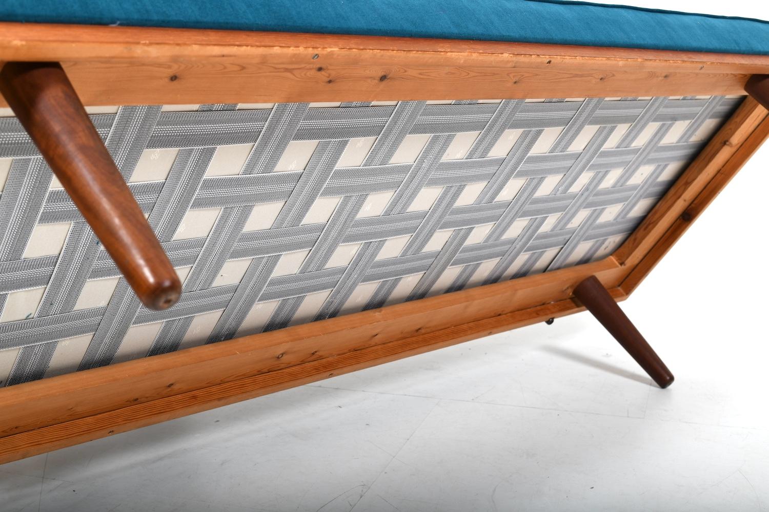 Severin Hansen Jr. Teak Daybed SH7 1957 / New Upholstered For Sale 6