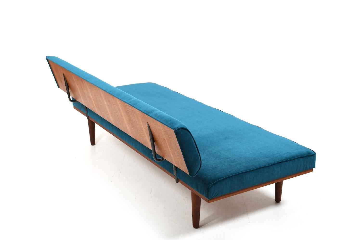Severin Hansen Jr. Teak Daybed SH7 1957 / New Upholstered In Good Condition For Sale In Handewitt, DE