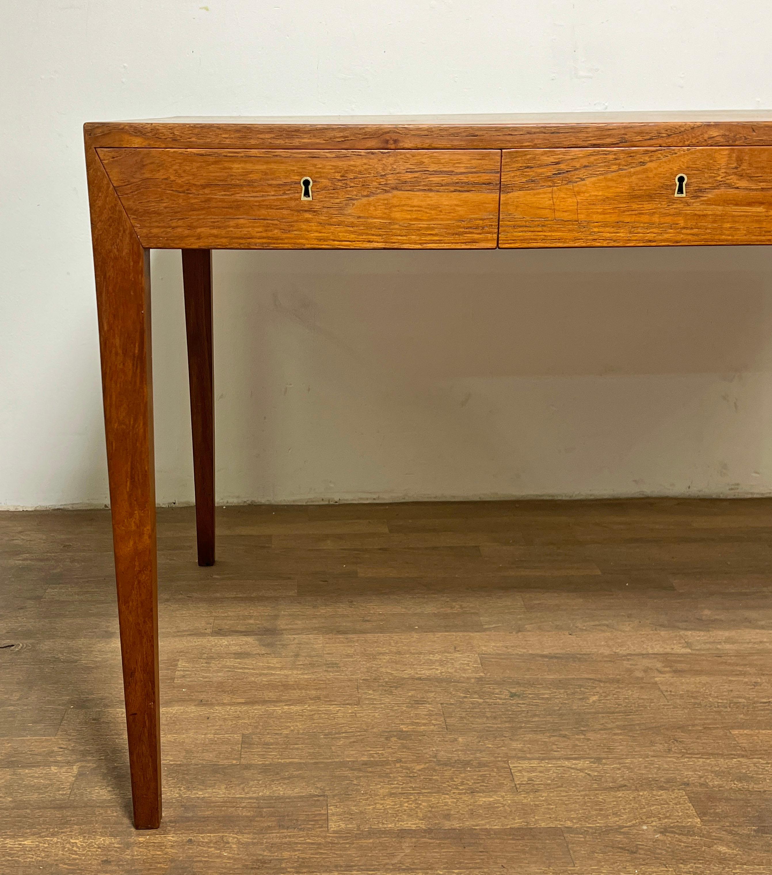 Severin Hansen Modell 36 Teakholz-Schreibtisch für Haslev, Dänemark, CIRCA 1950er Jahre im Zustand „Gut“ im Angebot in Peabody, MA
