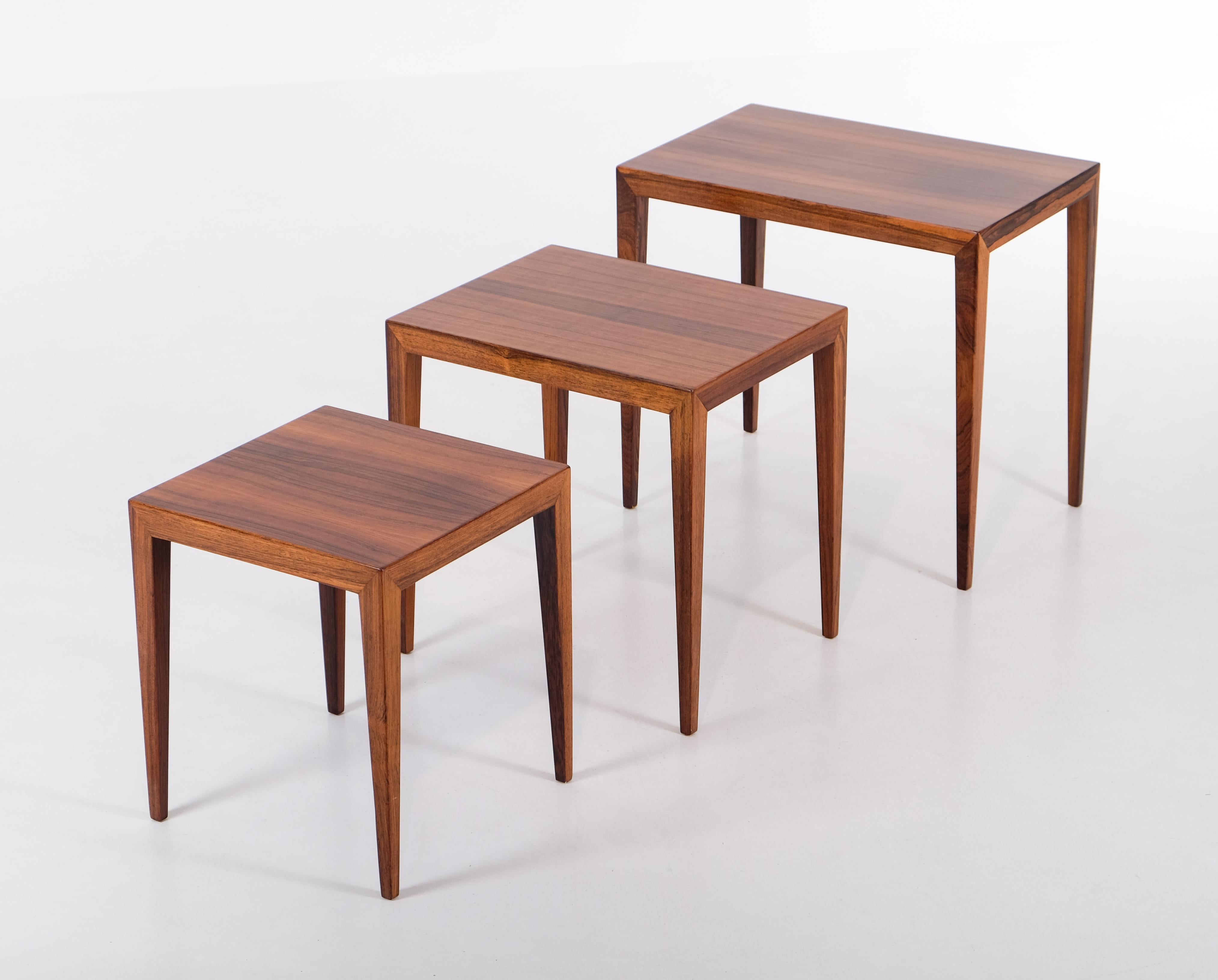 Tables gigognes Severin Hansen, Danemark, années 1950.
Excellent état, restauré.