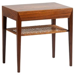 Mesilla de noche Severin Hansen de palisandro con estante de caña c1950