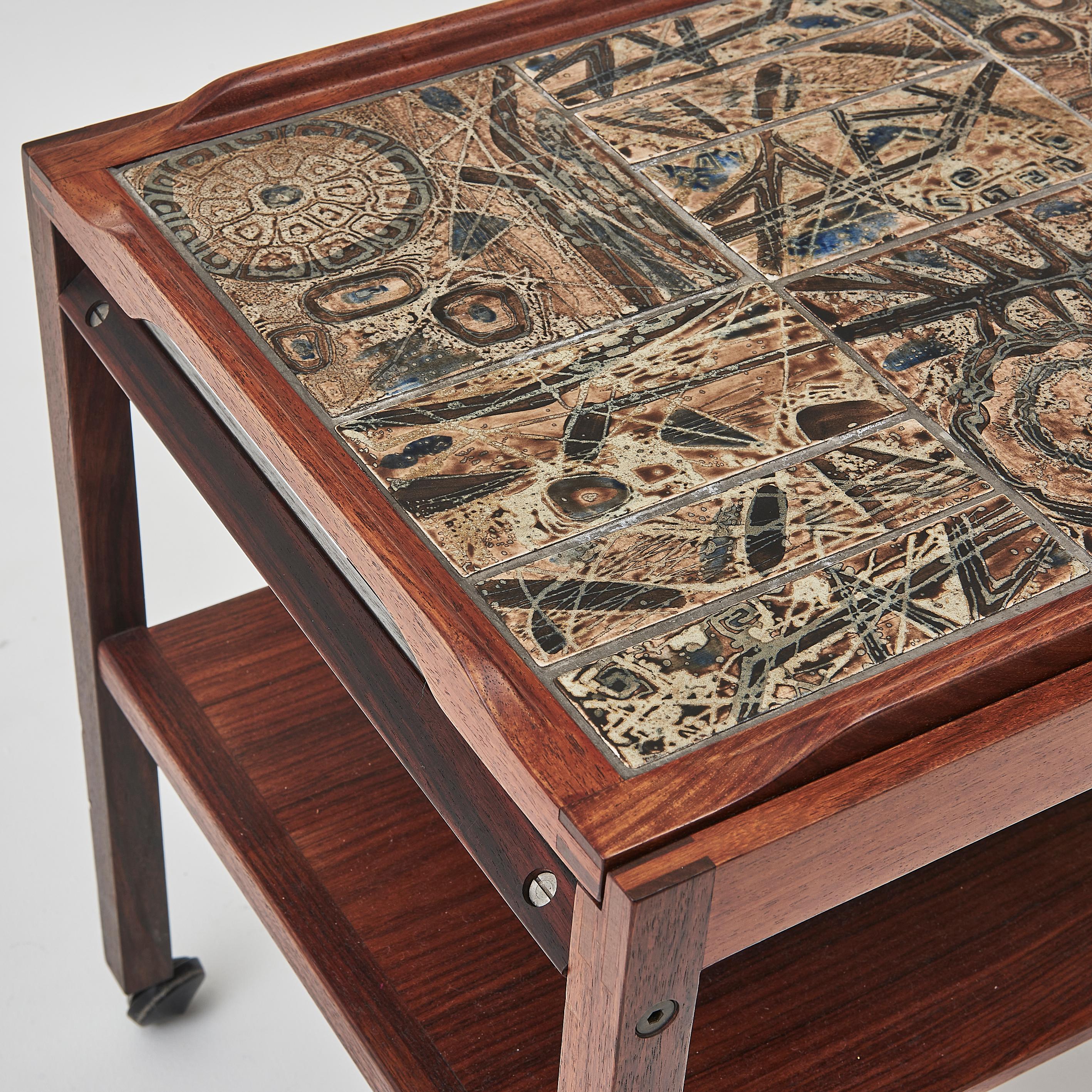 Severin Hansen Rosewood Side Table With Tiled Top & Removable Tray on casters For Sale 3