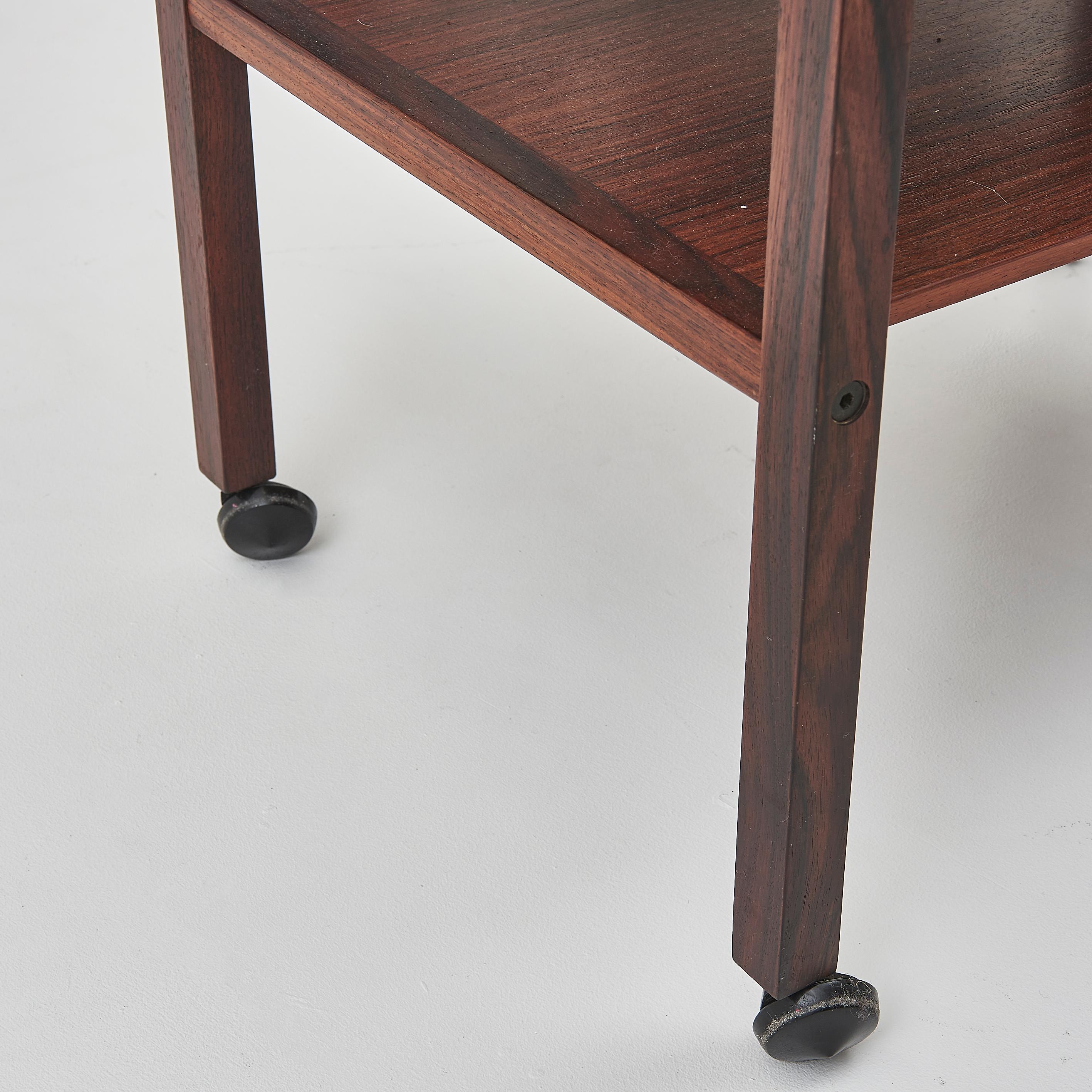 Severin Hansen Rosewood Side Table With Tiled Top & Removable Tray on casters For Sale 5