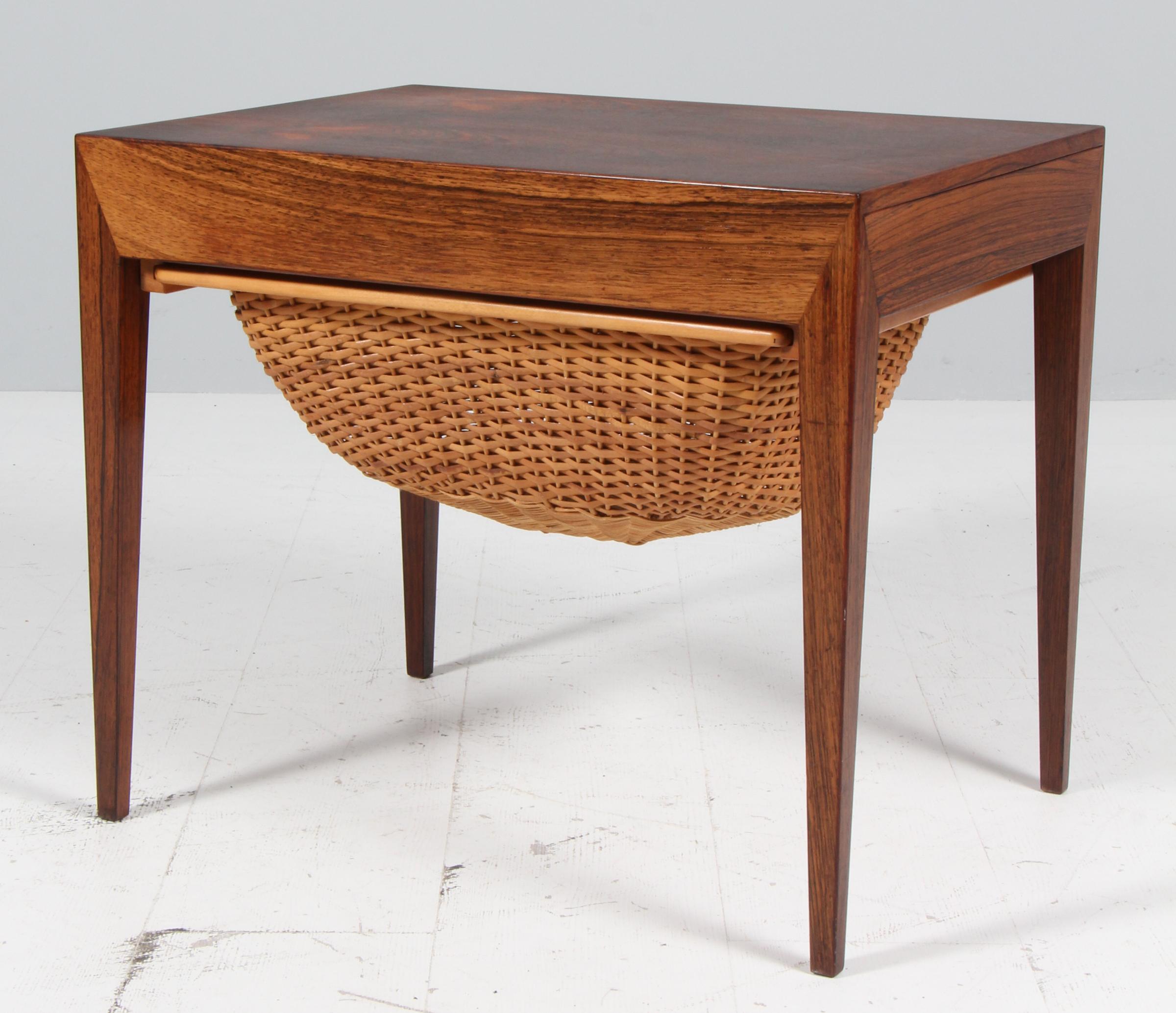 Severin Hansen sewing nest

Rosewood Veener.

Made by Haslev Møbler, 1960s.