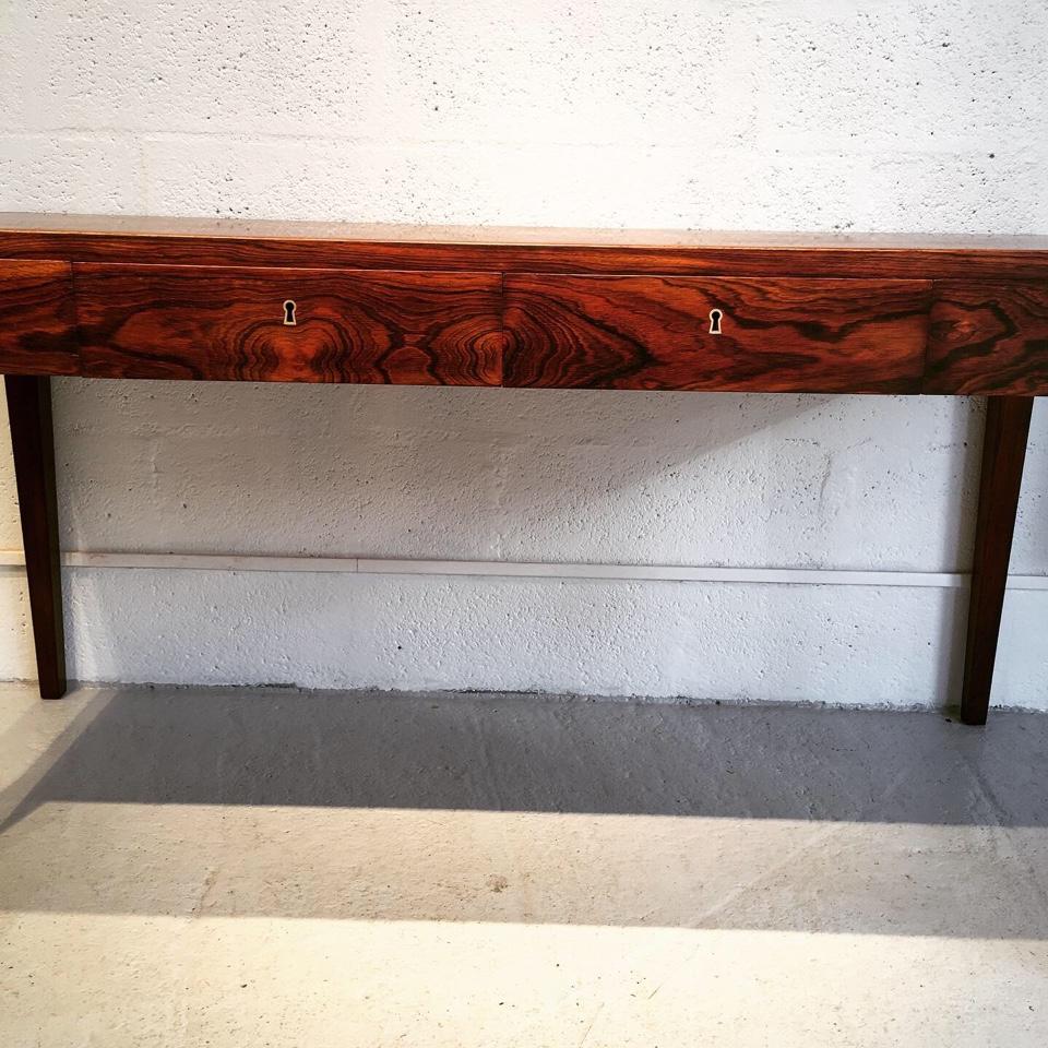 Severin Hansen's Brazilian Rosewood Desk Manufactured by Haslev, circa 1960 In Excellent Condition In Saint Ouen, Île-de-France