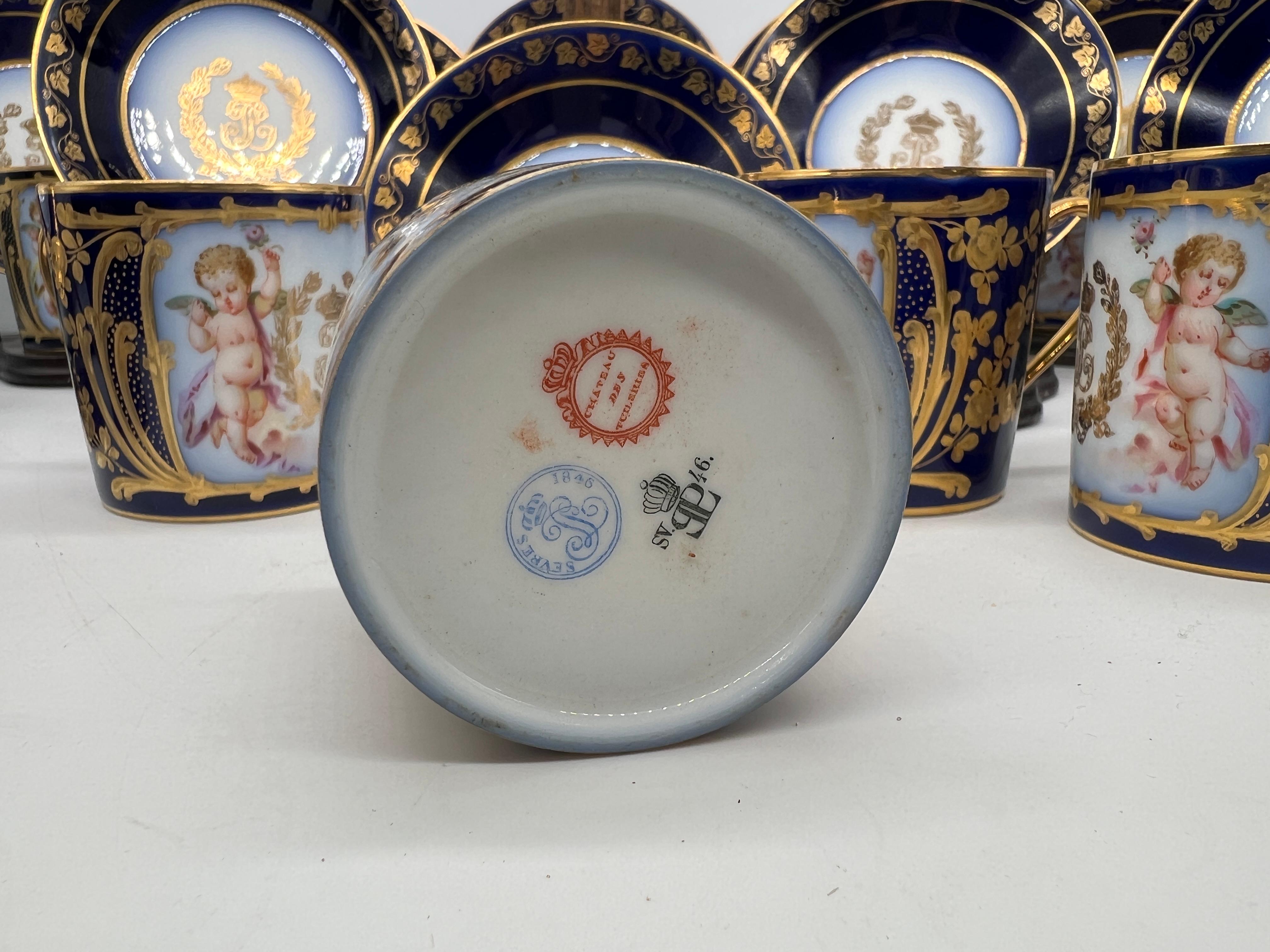 Sèvres 19th C., Chateau des Tuileries 1846 Louis Phillippe Cup / Saucer Set Bon état - En vente à Atlanta, GA