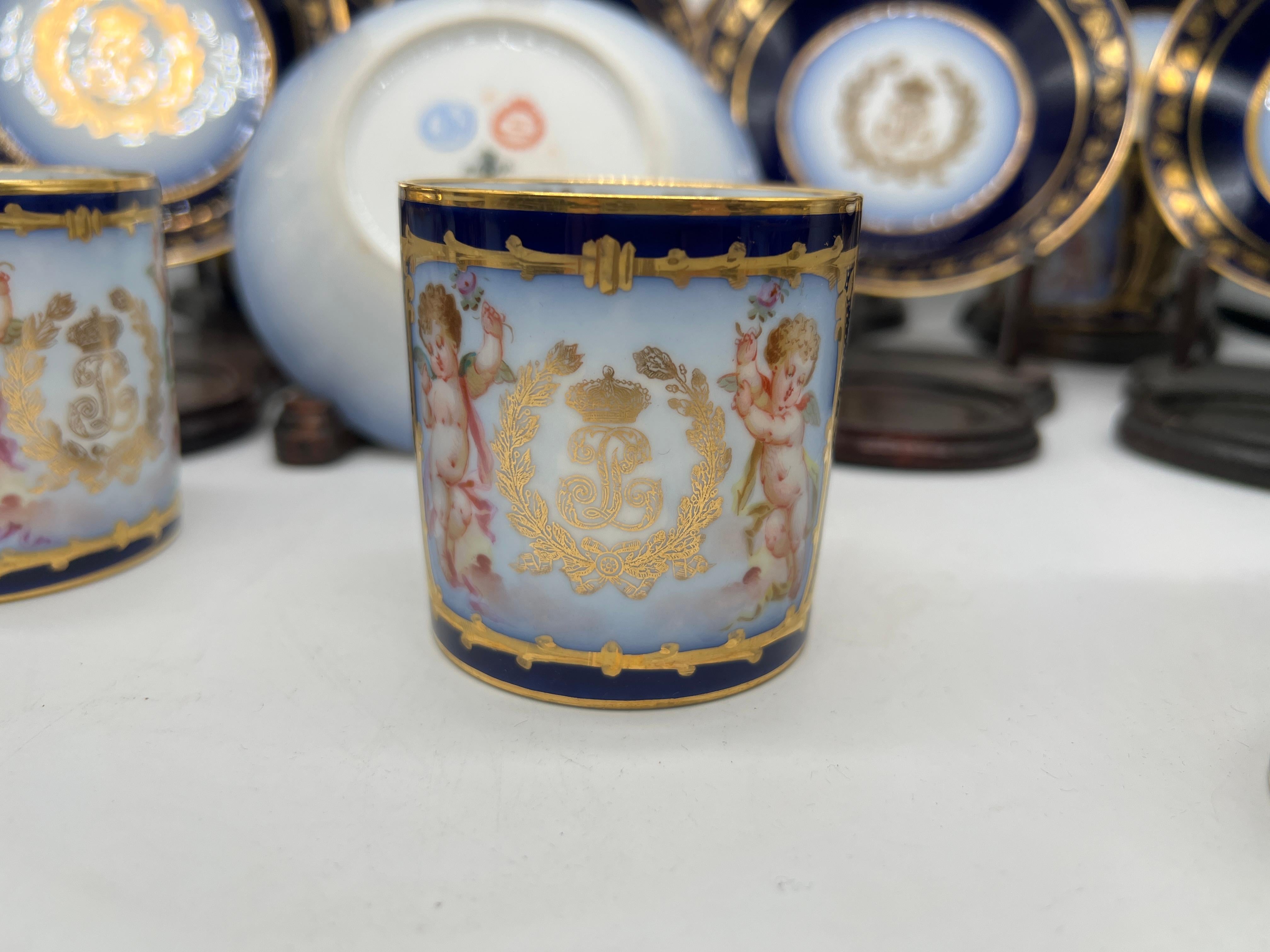 Sèvres 19th C., Chateau des Tuileries 1846 Louis Phillippe Cup / Saucer Set en vente 1