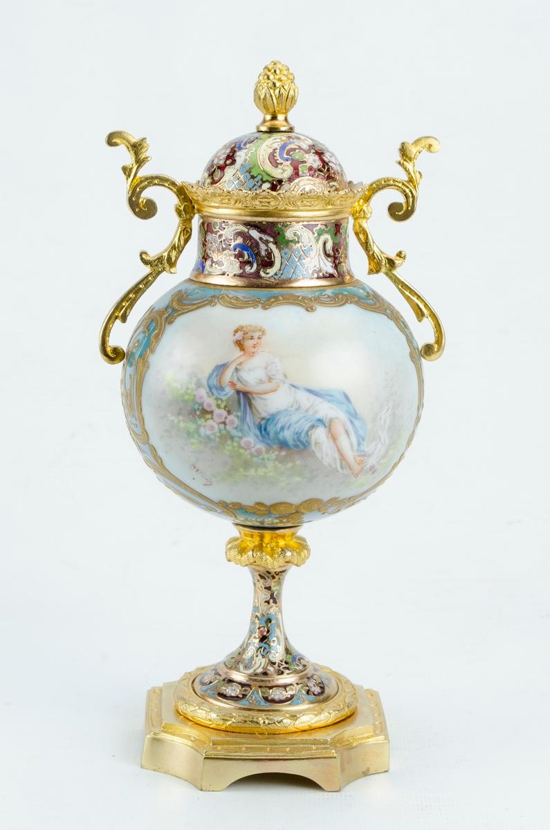 Sevres amphora with Champleve enamel
Material Porcelain and hand-painted enamel
Origin France Circa 1900
Neoclassical style
perfect condition.