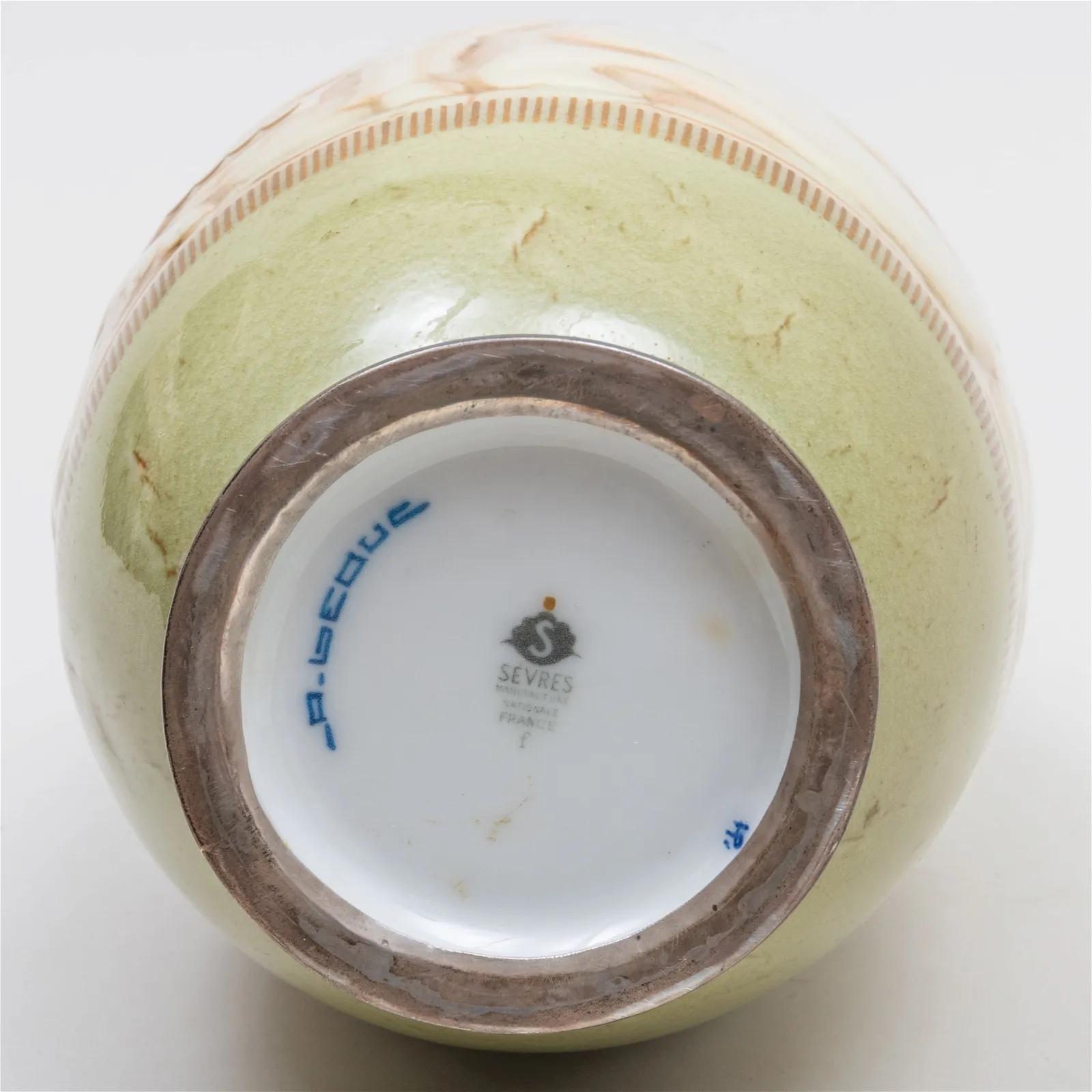 Metà XX secolo Vaso in porcellana Art Deco di Sèvres di Adrien Leduc in vendita