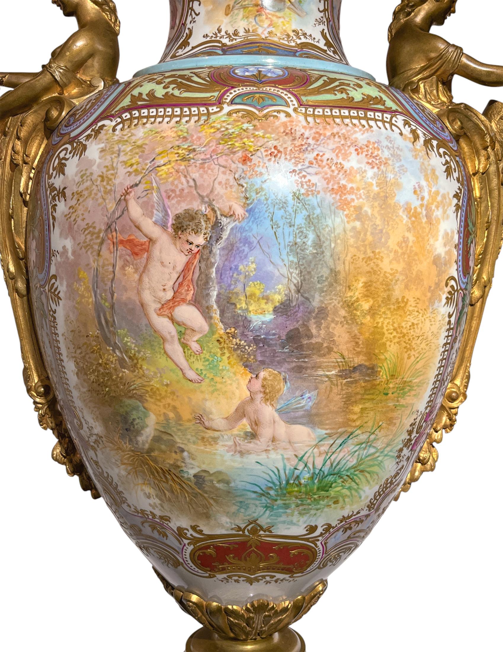 Jarrón de porcelana policromada Art Nouveau de Sèvres con esmalte iridiscente de Fuchs Bronce en venta