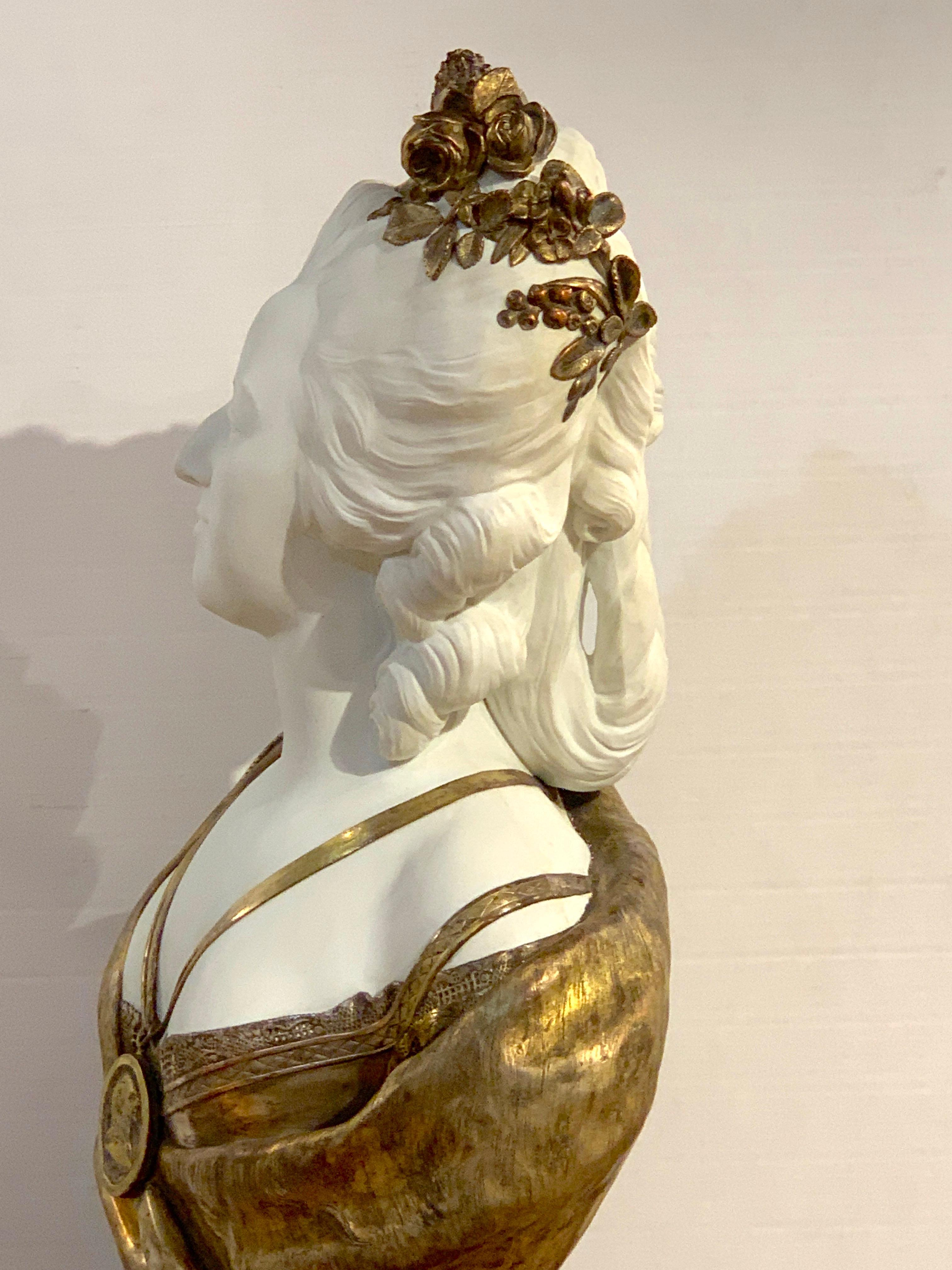 Buste de Marie-Antoinette en bisque de porcelaine et bronze doré de Sèvres d'après F. Lecomte en vente 4