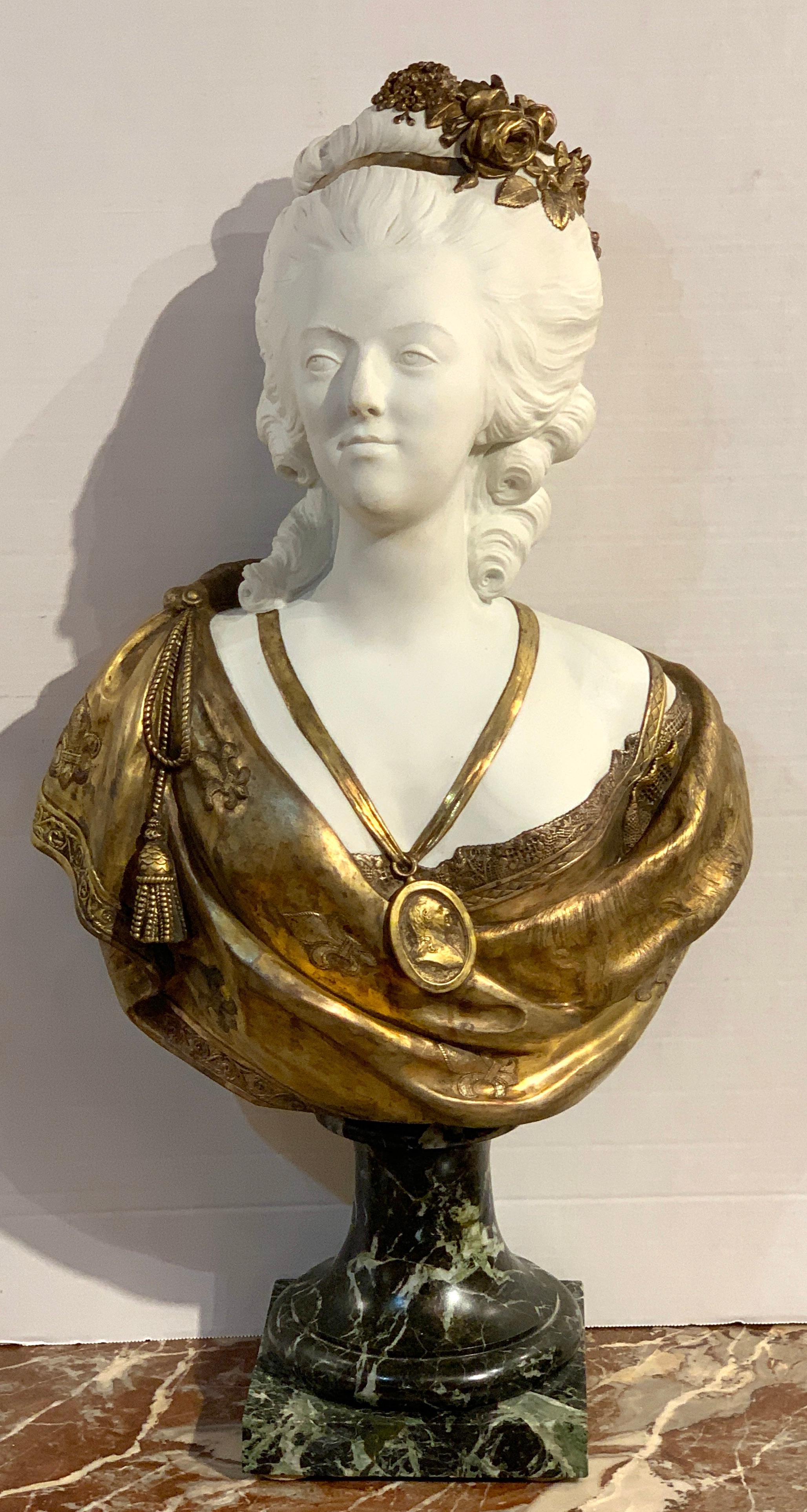 Buste de Marie-Antoinette en bisque de porcelaine et bronze doré de Sèvres d'après F. Lecomte en vente 5
