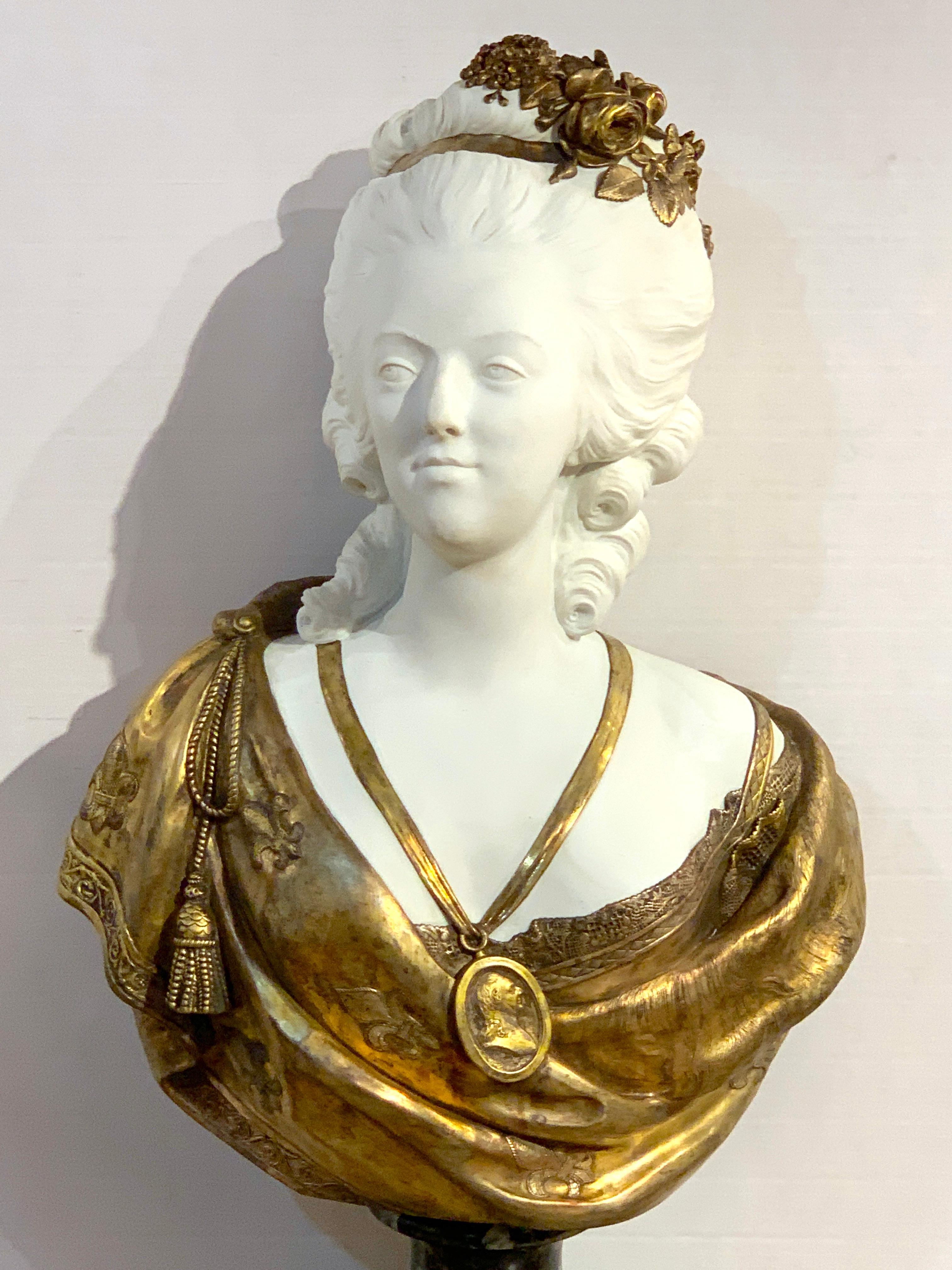 Louis XVI Buste de Marie-Antoinette en bisque de porcelaine et bronze doré de Sèvres d'après F. Lecomte en vente