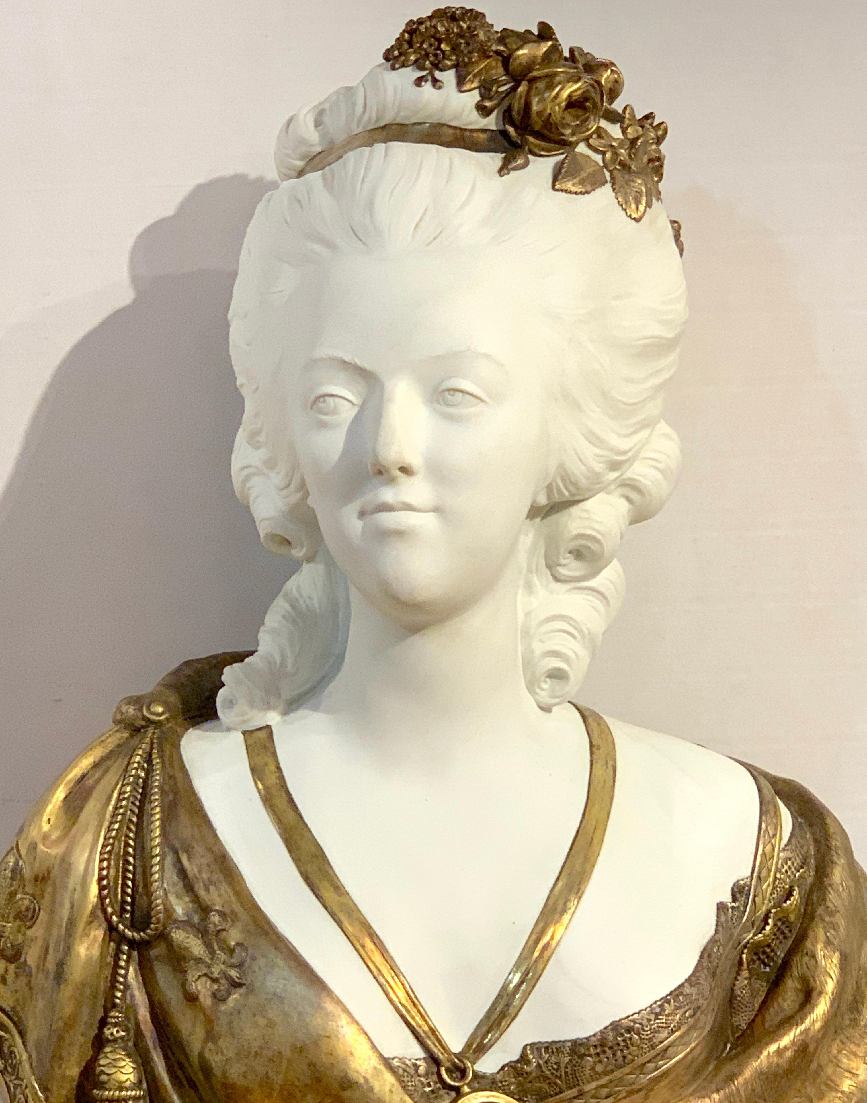 Français Buste de Marie-Antoinette en bisque de porcelaine et bronze doré de Sèvres d'après F. Lecomte en vente