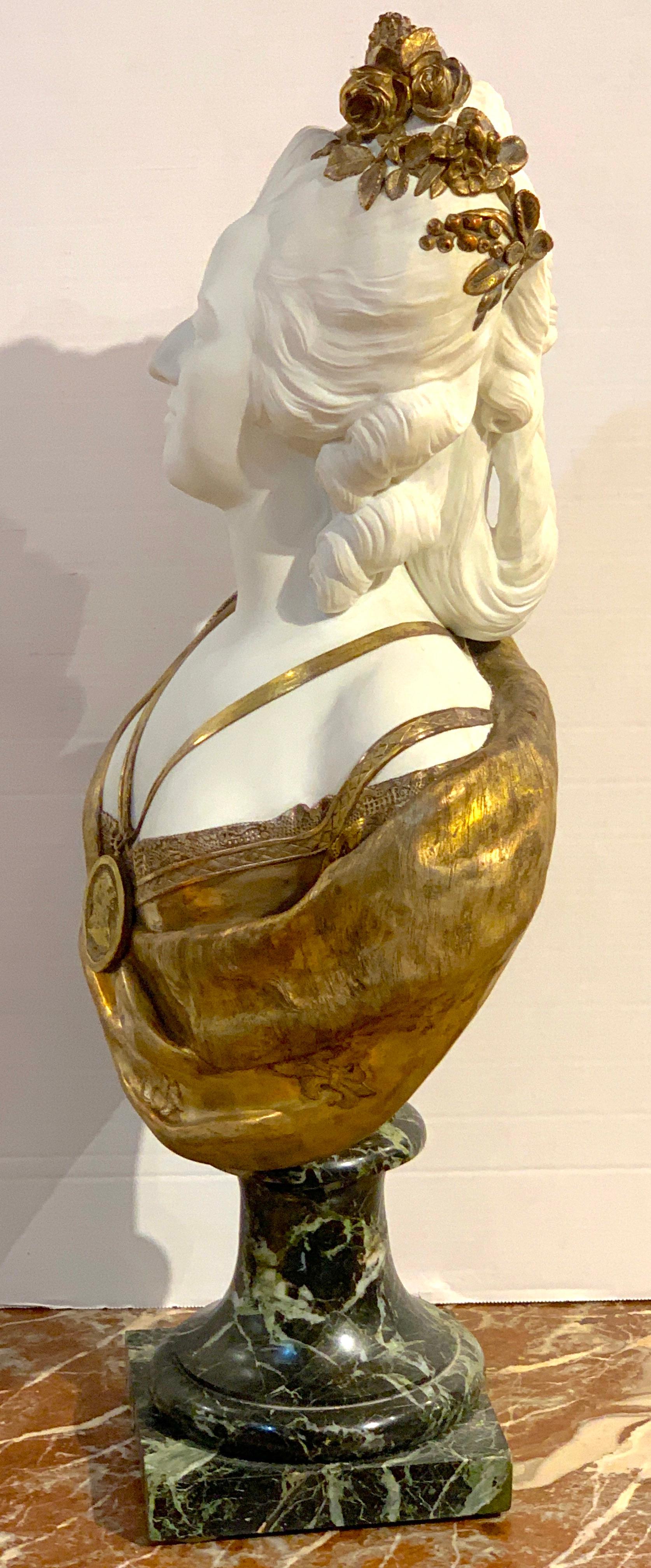 Porcelaine Buste de Marie-Antoinette en bisque de porcelaine et bronze doré de Sèvres d'après F. Lecomte en vente