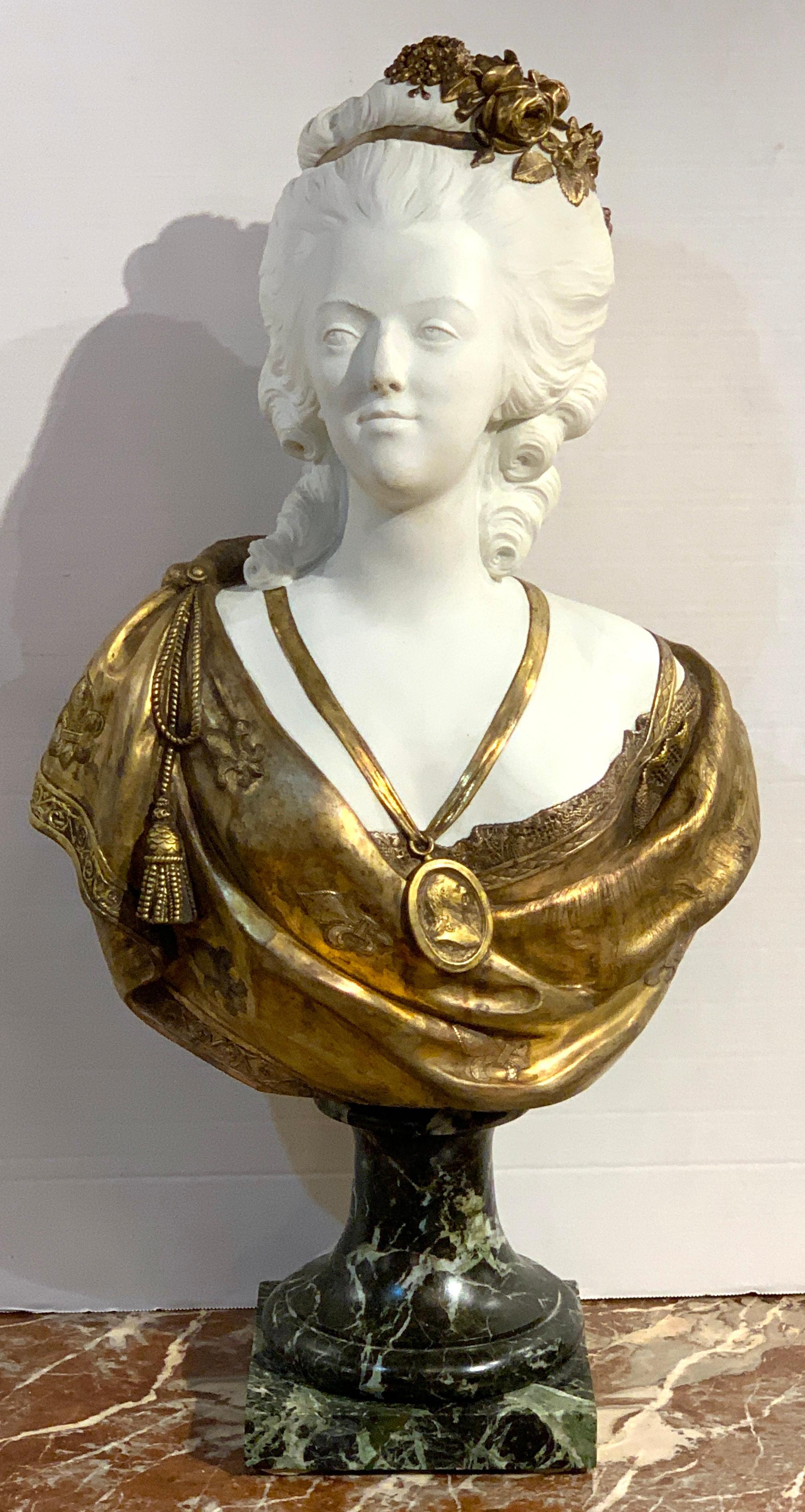 Buste de Marie-Antoinette en bisque de porcelaine et bronze doré de Sèvres d'après F. Lecomte en vente 2
