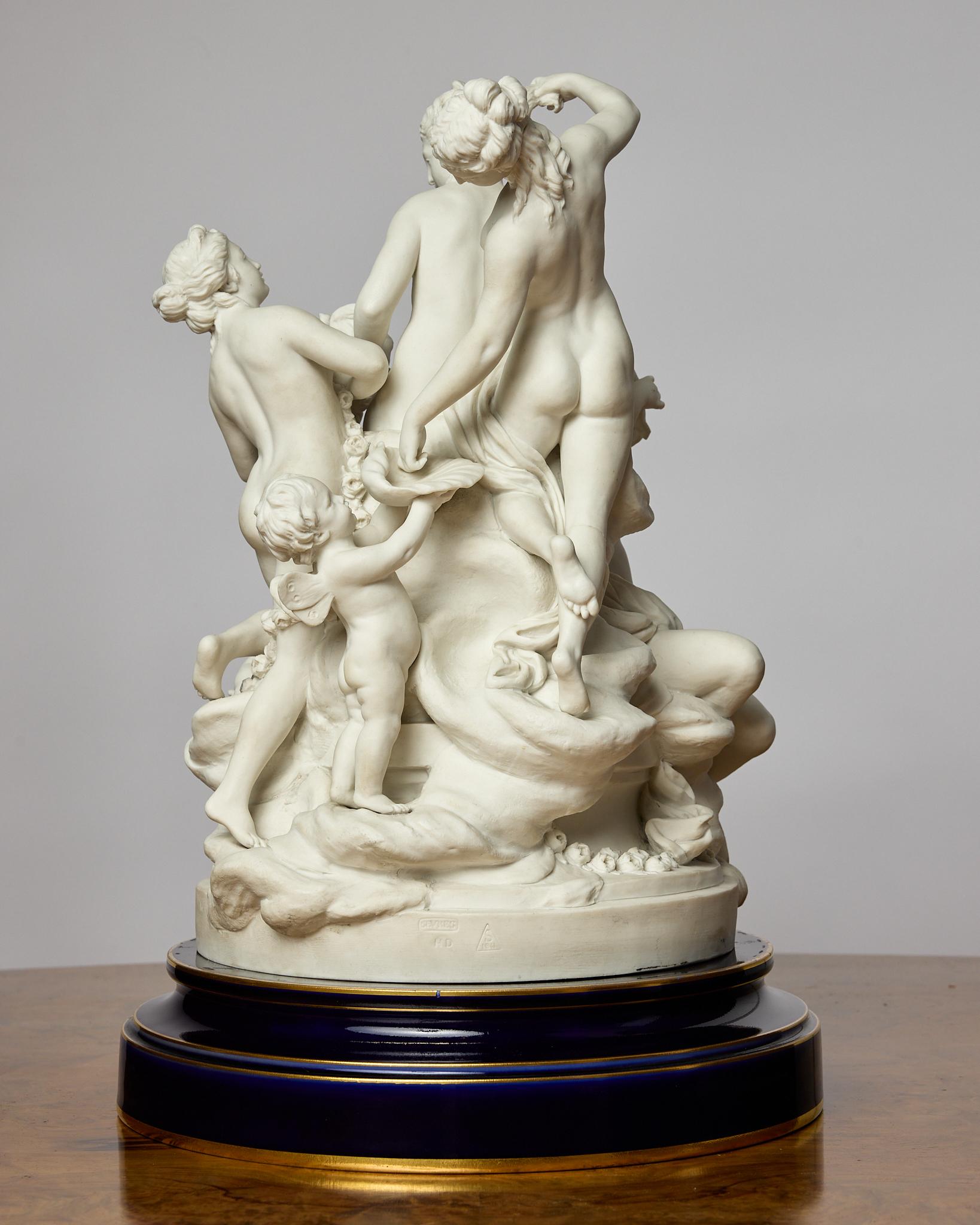 Louis XVI Porcelaine Bisque de Sèvres, Toilette de Vénus  Groupe figuratif, d'après Boizot en vente