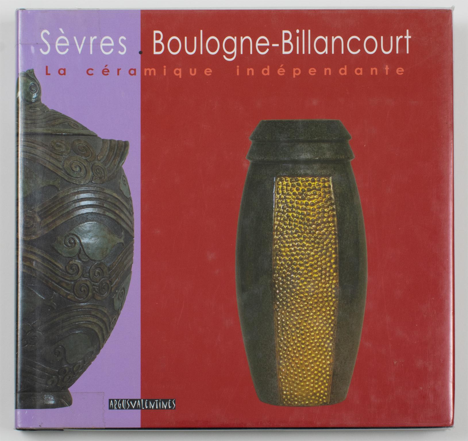 Sèvres - Boulogne-Billancourt, La Céramique Indépendante, Livre français de Florence Slitine, 2007.
Préface d'Emmanuel Bréon et David Caméo.
Que se passe-t-il lorsque Emmanuel Bréon, conservateur en chef du musée des années 30 à