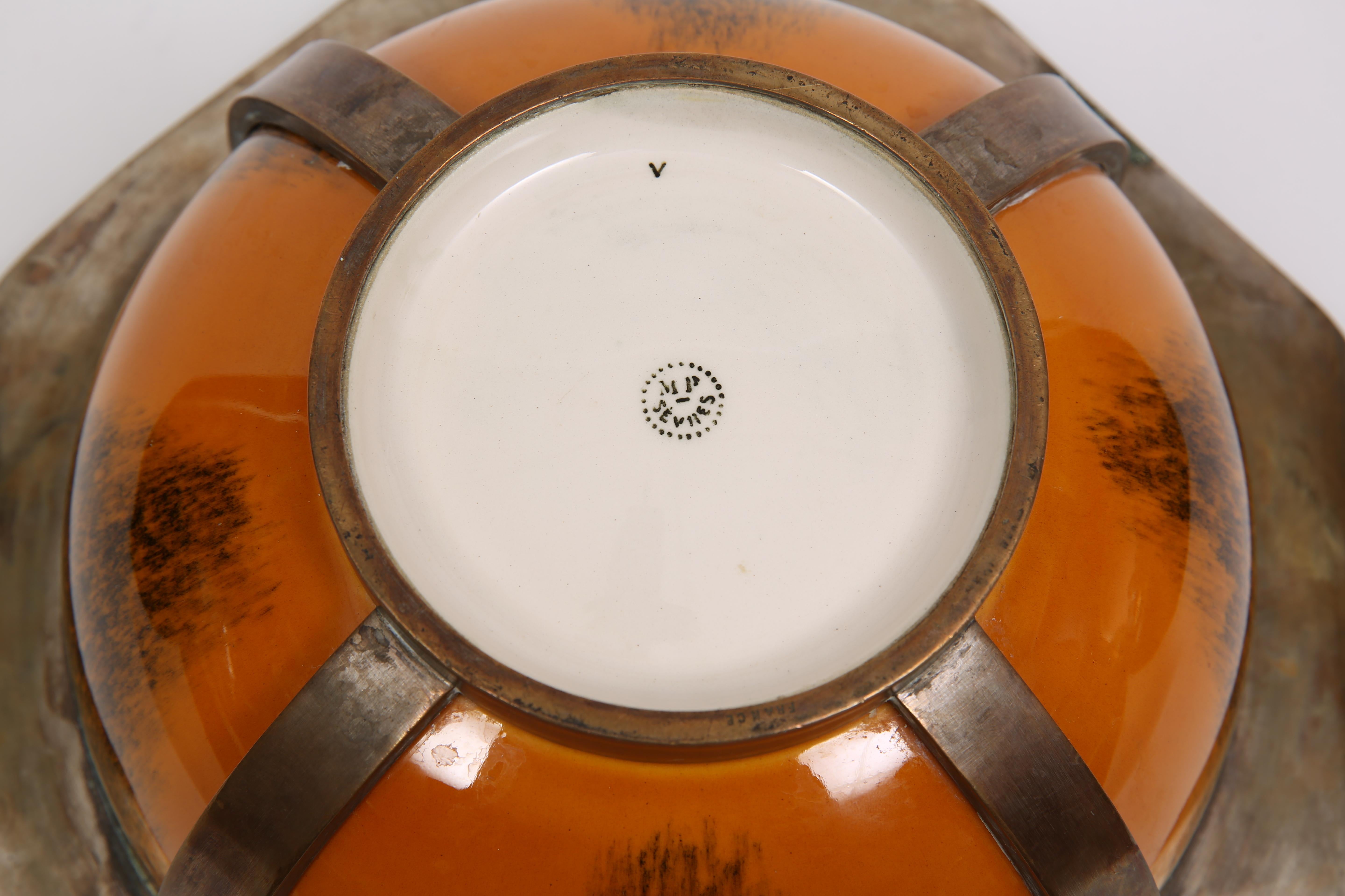 Milieu du XXe siècle Centre de table en céramique Sèvres en vente