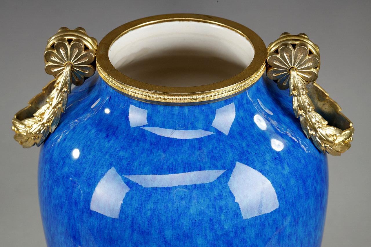 Vases en céramique de Sèvres à décor monochrome bleu Attribué à Paul Milet  en vente 6