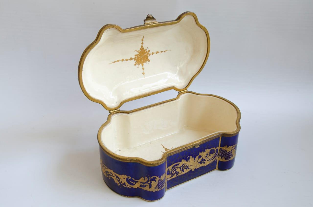 Late 19th Century Sevres Ceramica chest Rococo style 19th century 1870 hand painted For Sale