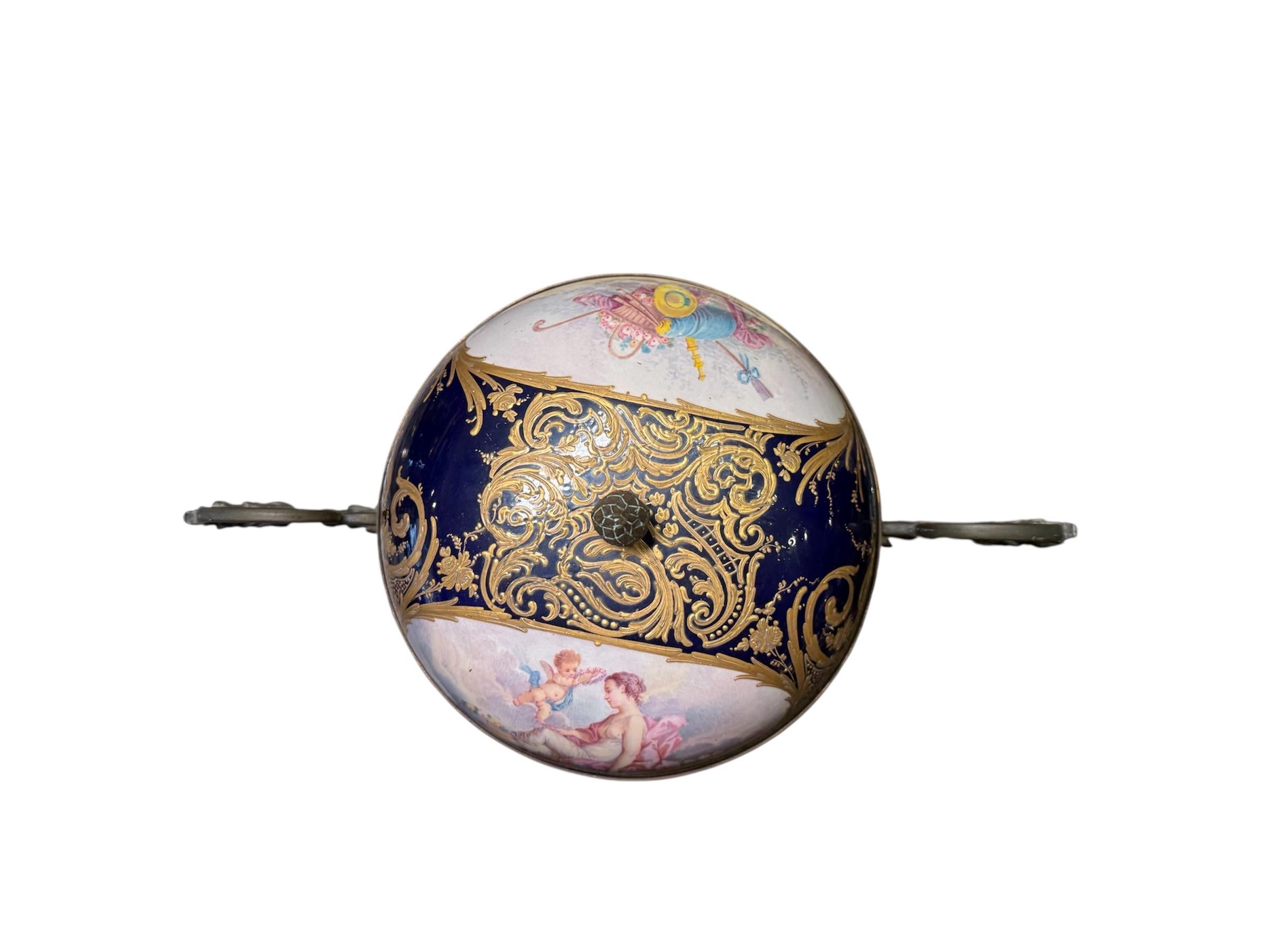 Sèvres Chateau des Tuilleries Porzellan Bonbonniere im Angebot 4