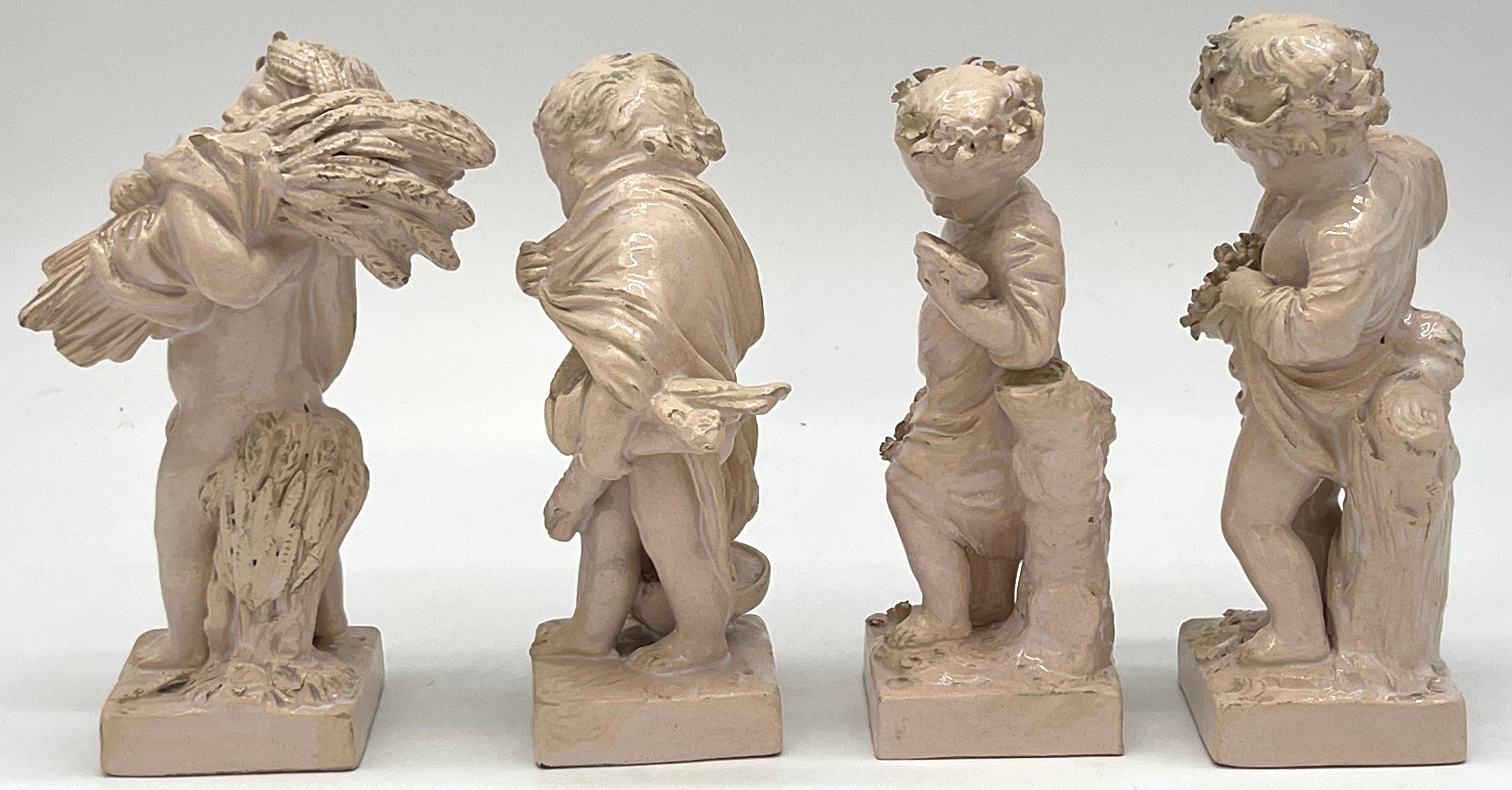 Sèvres-Creamware-Figuren mit dem Symbol der Four Seasons, nach/von Bachelier  (Französisch) im Angebot