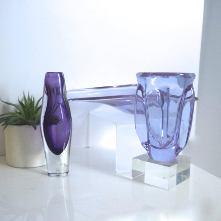 Sèvres Crystal Vase and Organicform Dish in Neodymium Alexandrite