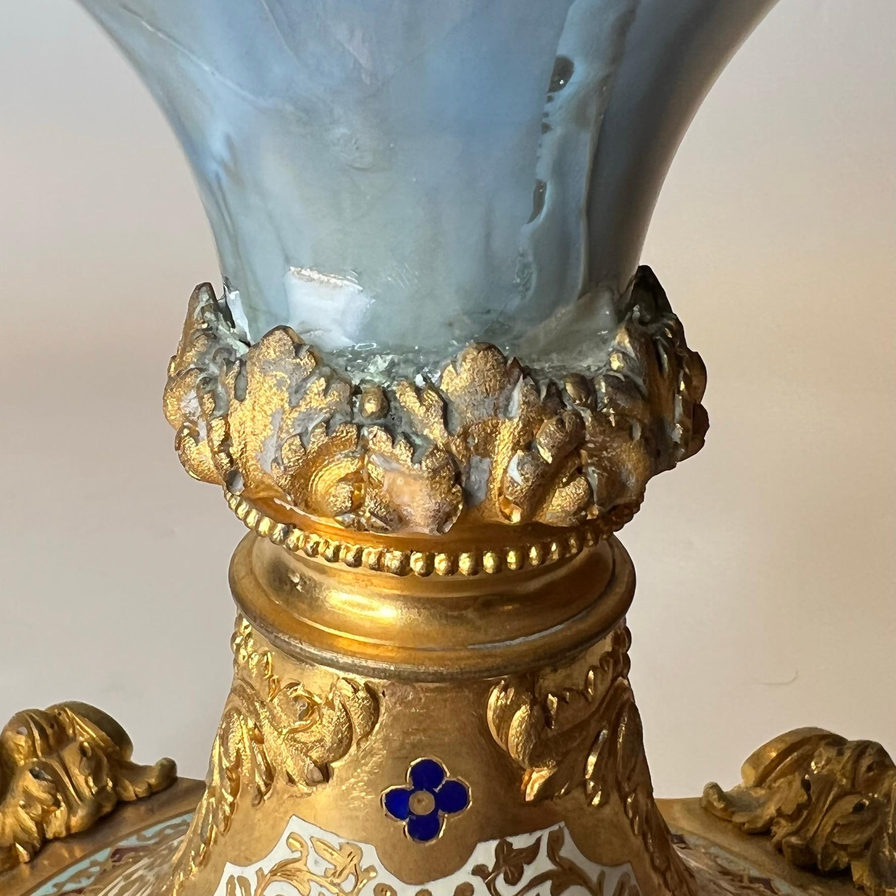 Sevres Schale aus blau glasierter und Champleve-Emaille-Bronze in Sevres-Eierschale im Angebot 11