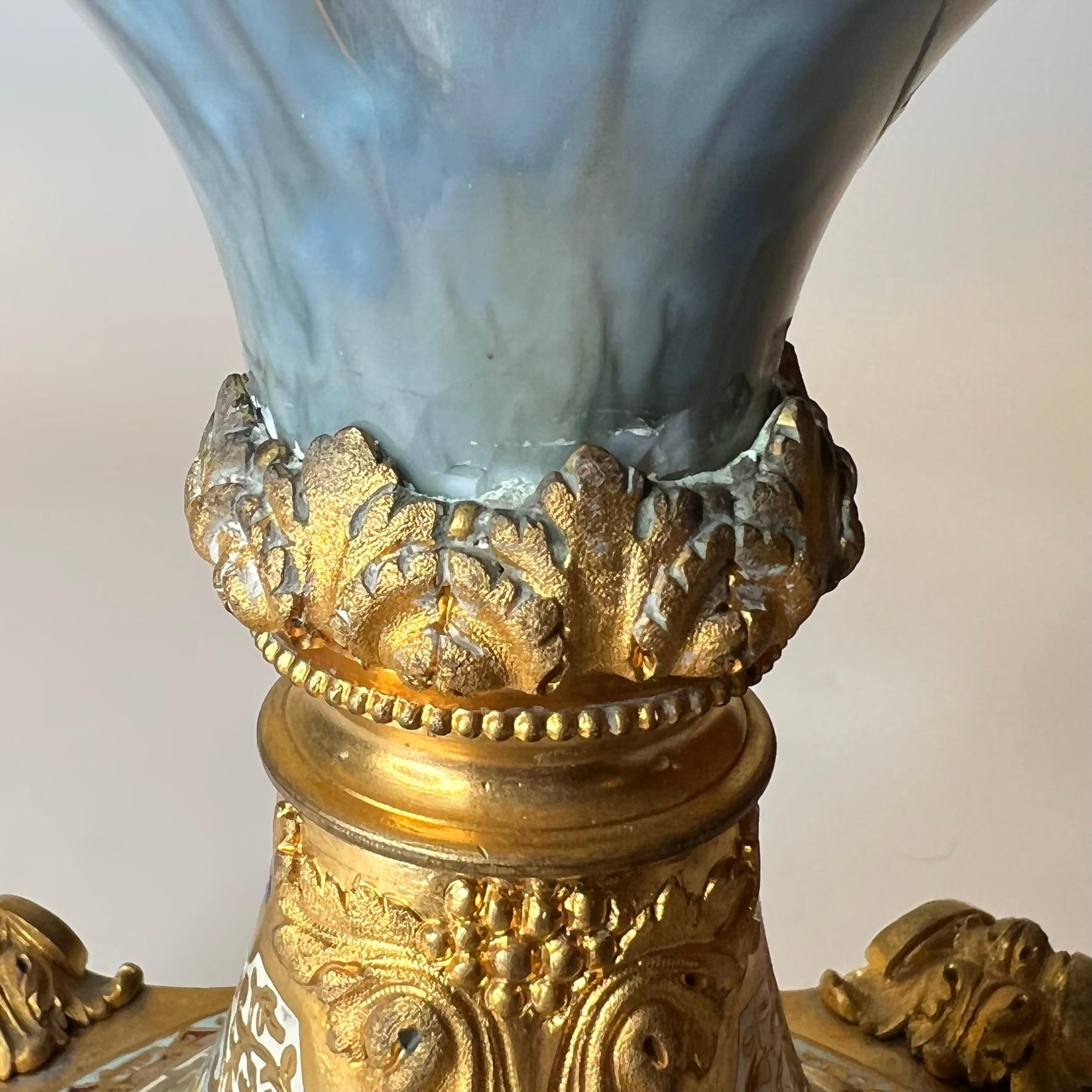 Sevres Schale aus blau glasierter und Champleve-Emaille-Bronze in Sevres-Eierschale im Angebot 12